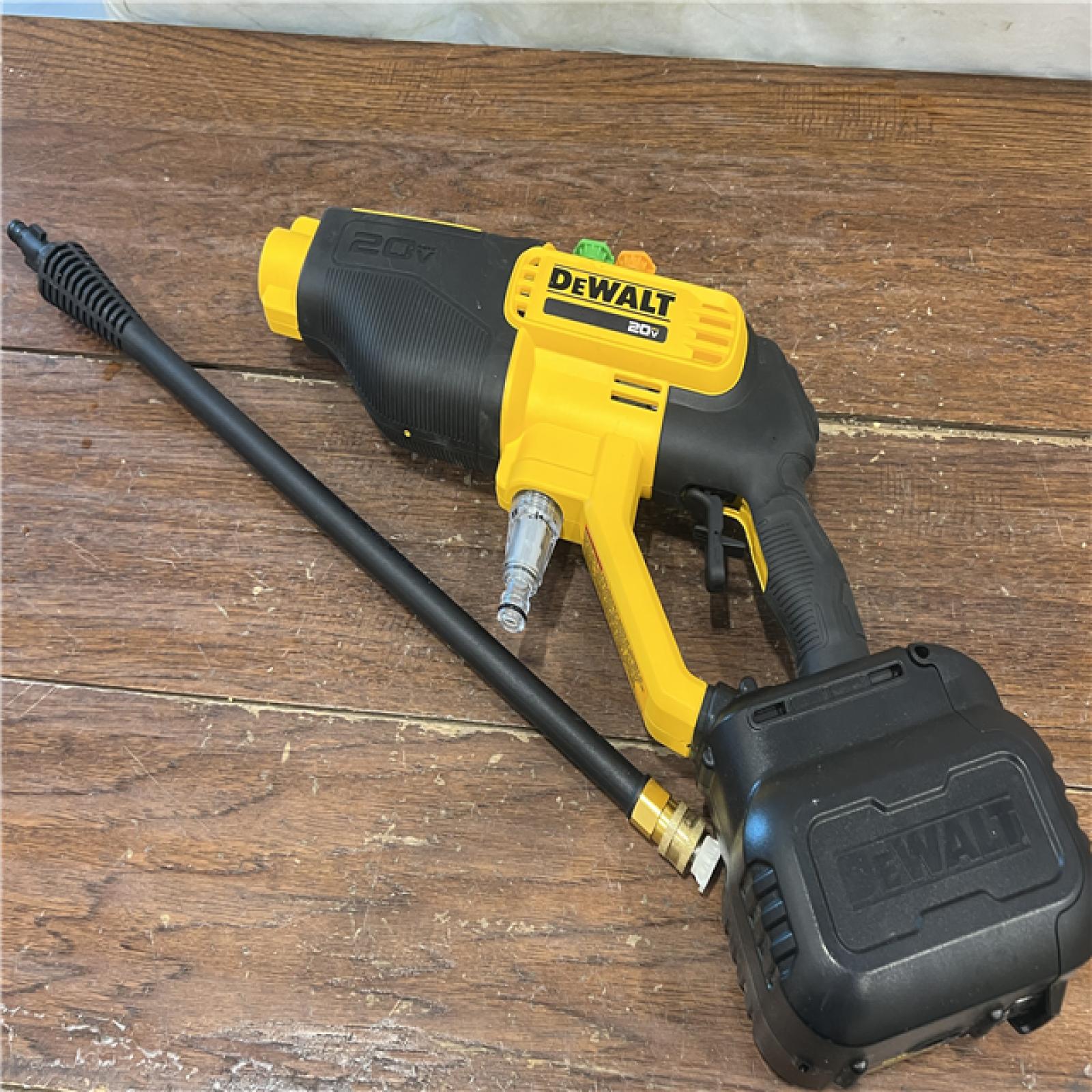 AS-IS Dewalt 20V 550 PSI  1 GPM Cordless Power Cleaner W/ 4 Nozzles Tool-Only DCPW550B