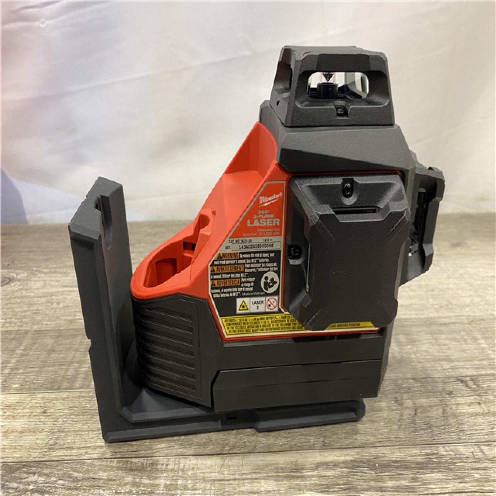 AS-IS Milwaukee 12-Volt Lithium-Ion Cordless Green 250 ft. 3-Plane Laser Level Kit