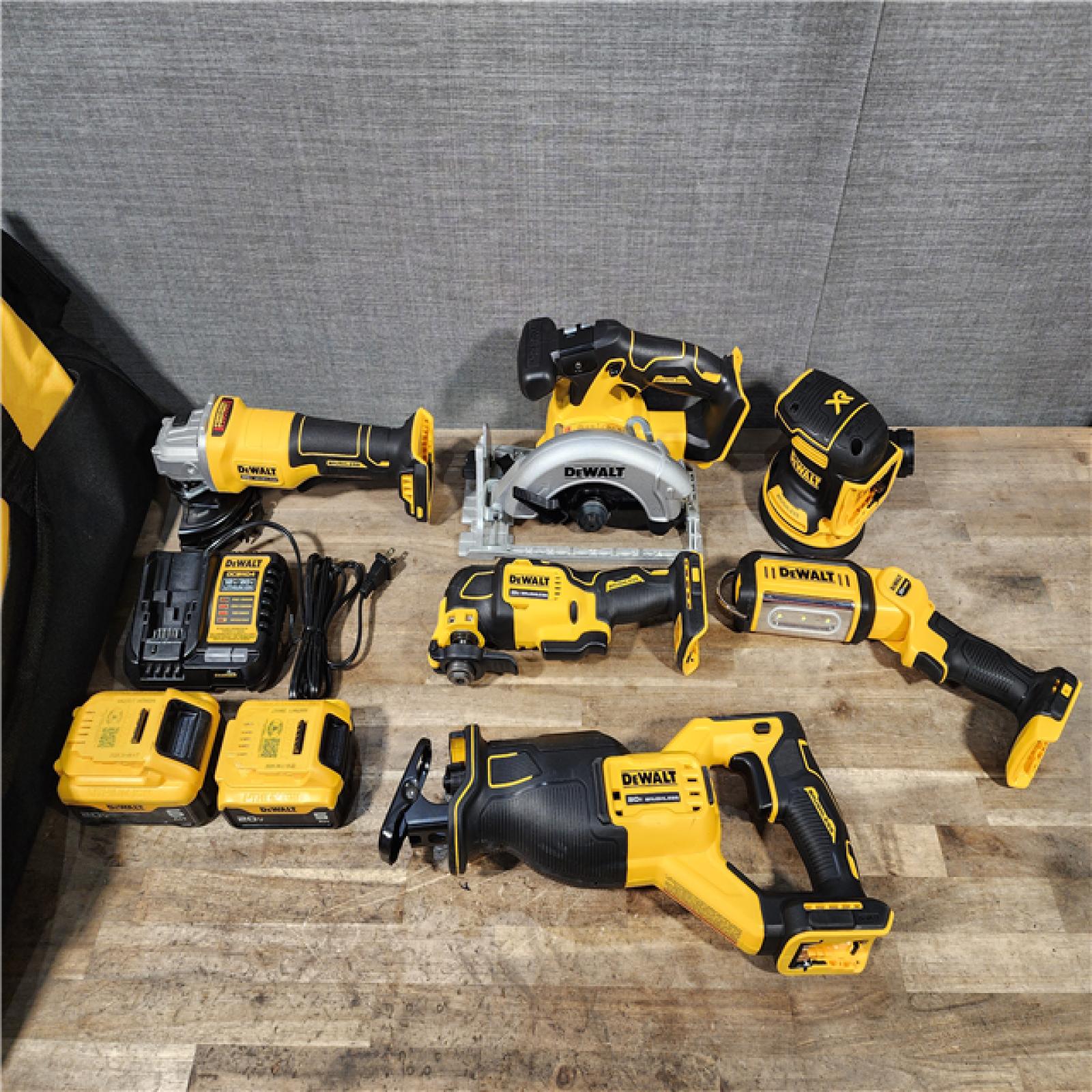HOUSTON LOCATION - AS-IS DEWALT 6 TOOL COMBO KIT W/ (2) BATTERY & CHARGER