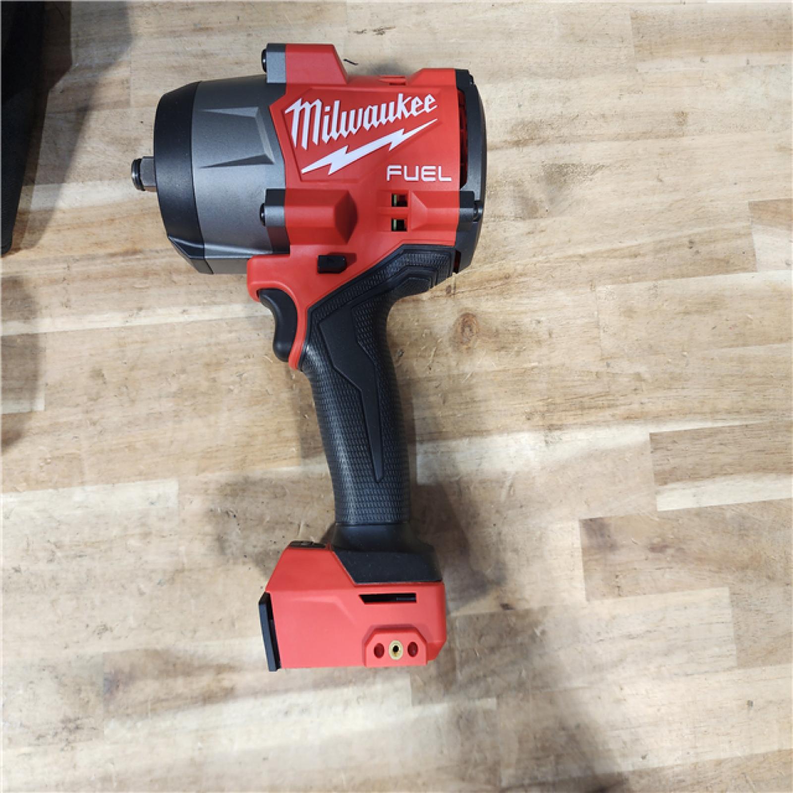 HOUSTON LOCATION - AS-IS (APPEARS LIKE NEW) Milwaukee FUEL 18V Lithium-Ion Brushless Cordless 1/2 in. Impact Wrench w/Friction Ring Kit