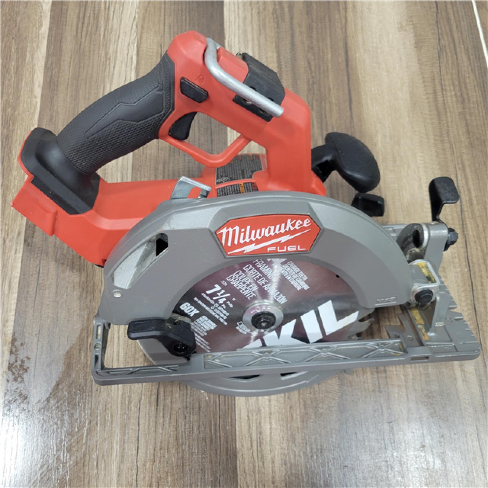 AS-IS Milwaukee Tools M18 FUEL 7-1/4 Circular Saw (Tool Only) 2834-20