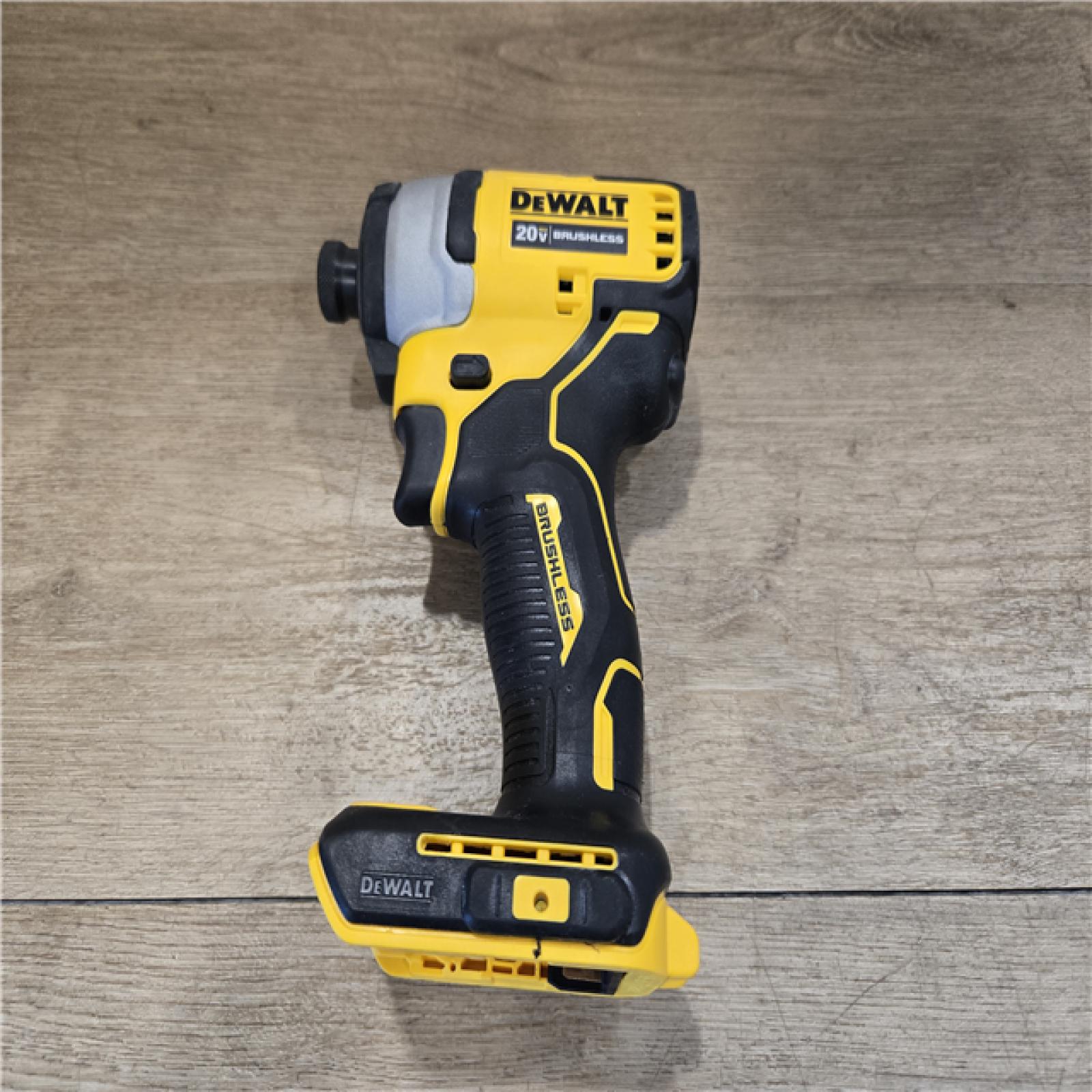 AS-IS DEWALT Atomic 20V Max Cordless Compact 1/4 in. Impact Driver Kit