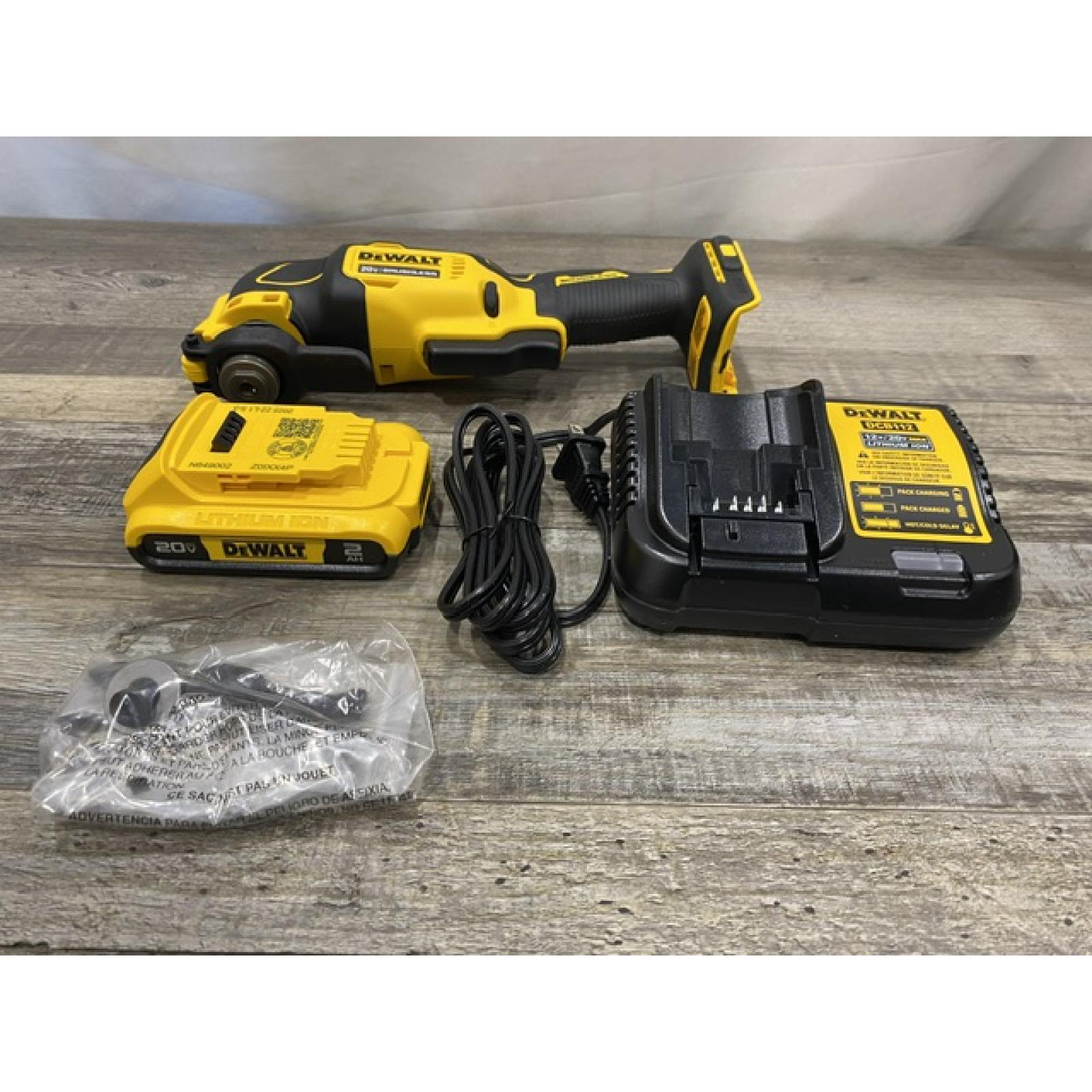 AS-IS DEWALT ATOMIC 20V MAX Cordless Brushless Oscillating Multi Tool Kit