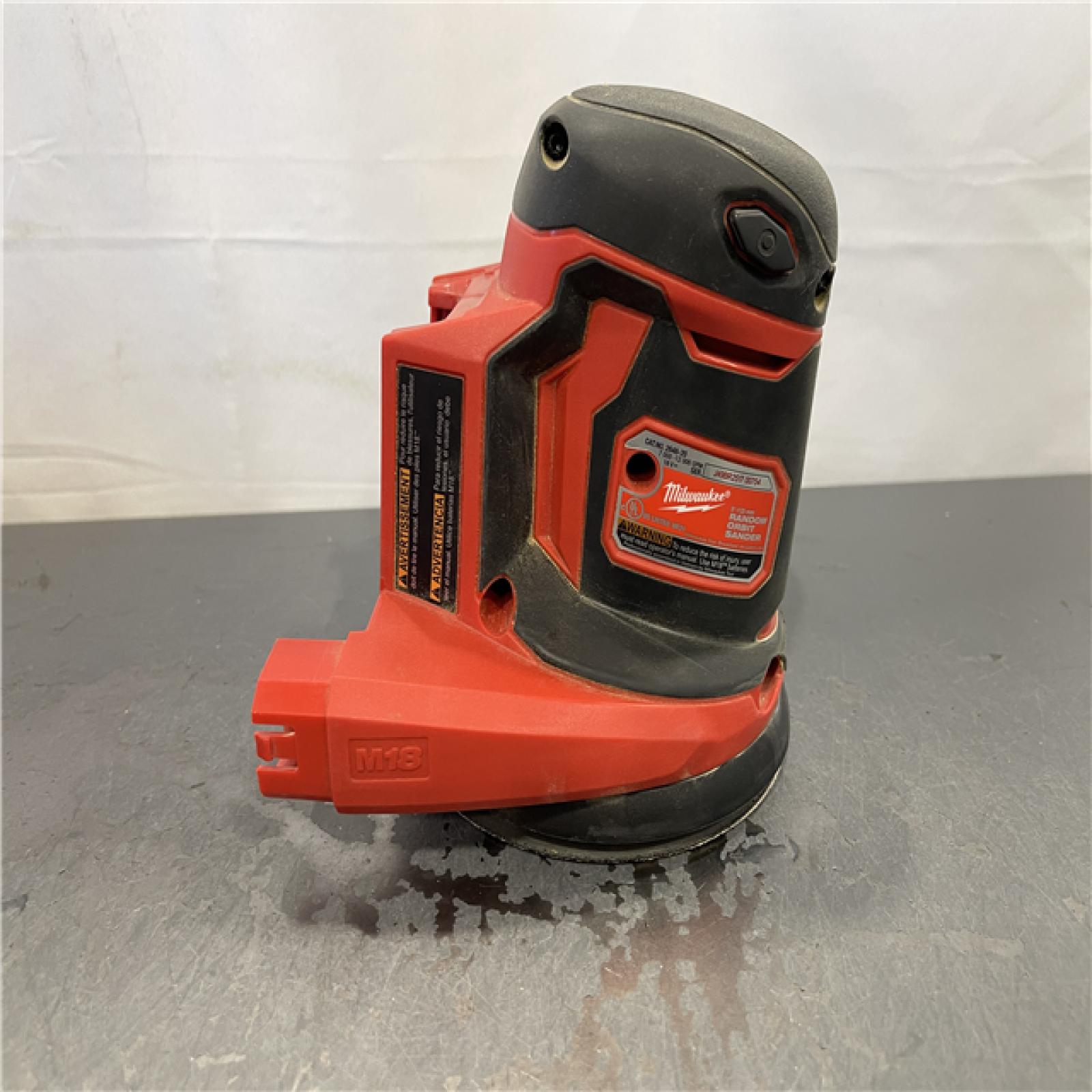 AS-IS - Milwaukee M18 18V Lithium-Ion Cordless 5 in. Random Orbit Sander