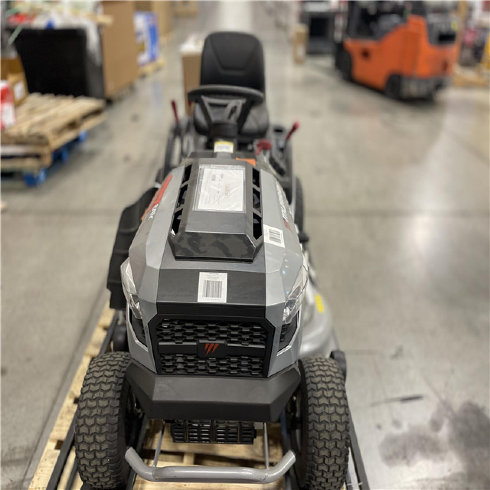 DALLAS LOCATION -  NEW! Murray MT200 42 in. 19.0 HP 540cc EX1900 Series Briggs and Stratton Engine Automatic Gas Riding Lawn Tractor Mower