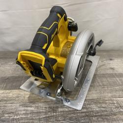 AS-IS DEWALT 20-Volt MAX 7-1/4 in. Cordless Circular Saw (Tool Only)
