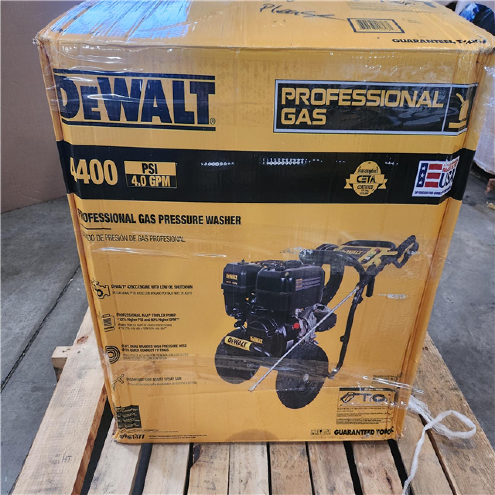 Phoenix NEW DEWALT 4400 PSI 4.0 GPM Cold Water Gas Pressure Washer