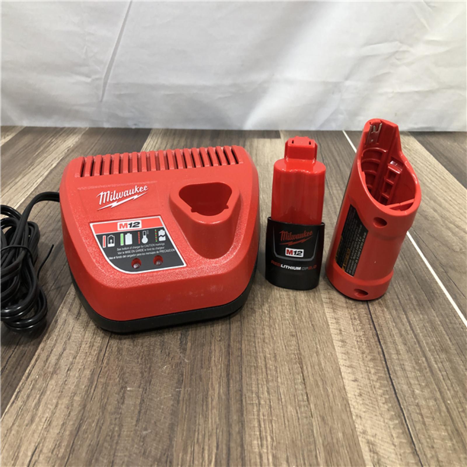 AS-IS Milwaukee Men's Large 12-Volt Lithium-Ion Cordless Axis Black Heated Vest Kit