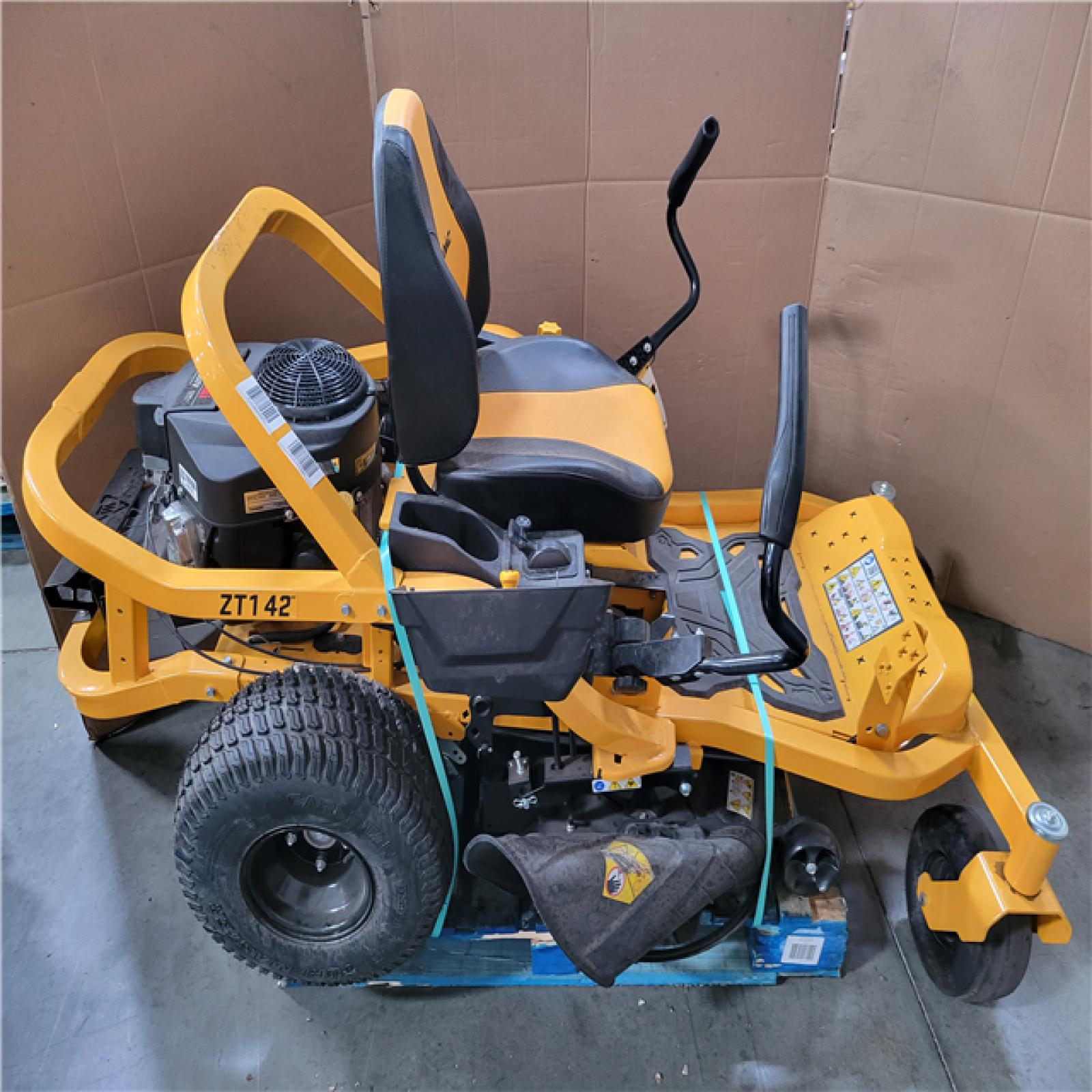 CALIFORNIA AS-IS CUB CADET ULTIMA ZT1 42 SIT DOWN RIDING LAWN MOWER