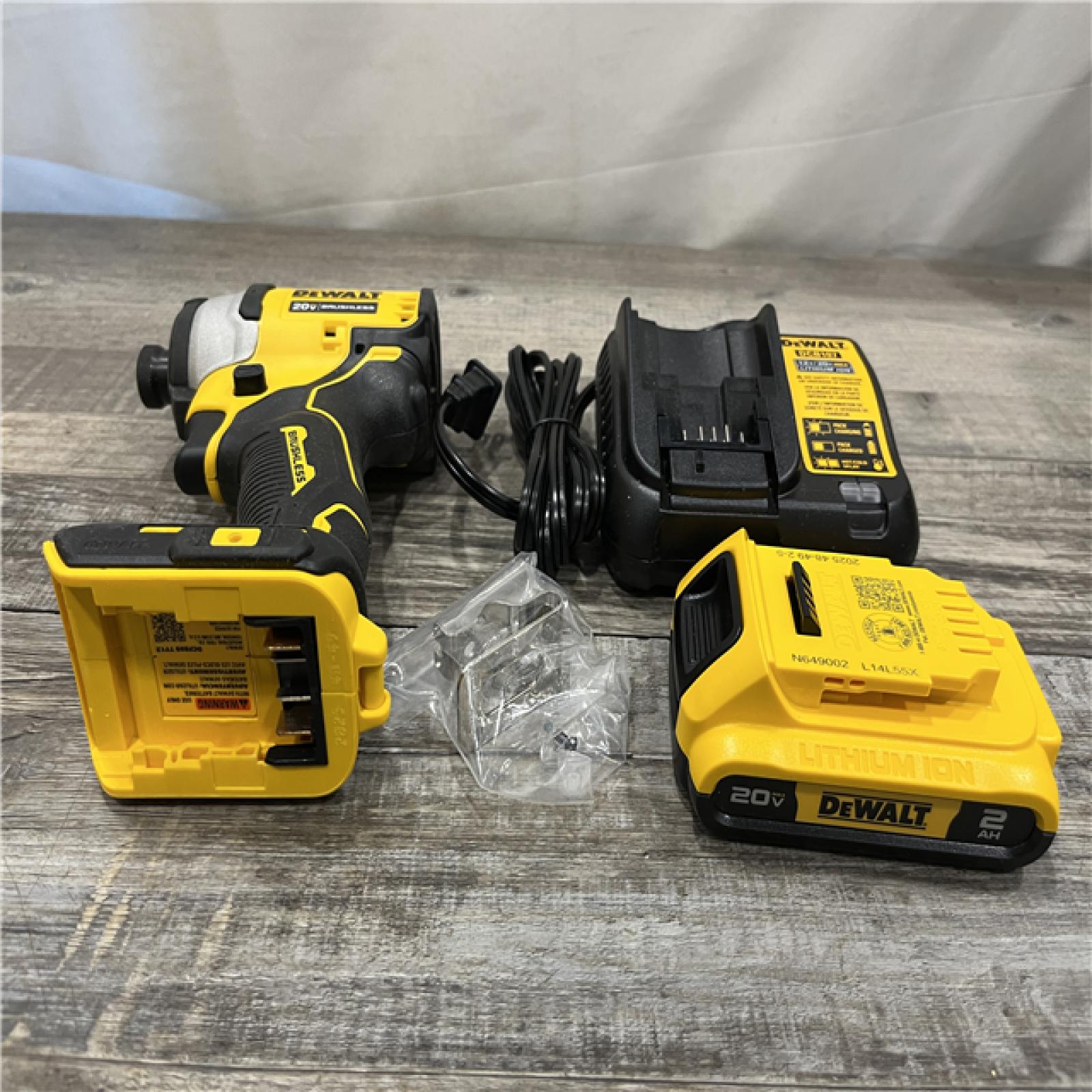AS-IS DEWALT Atomic 20V Max Lithium-Ion Brushless Cordless Compact 1/4 in. Impact Driver Kit