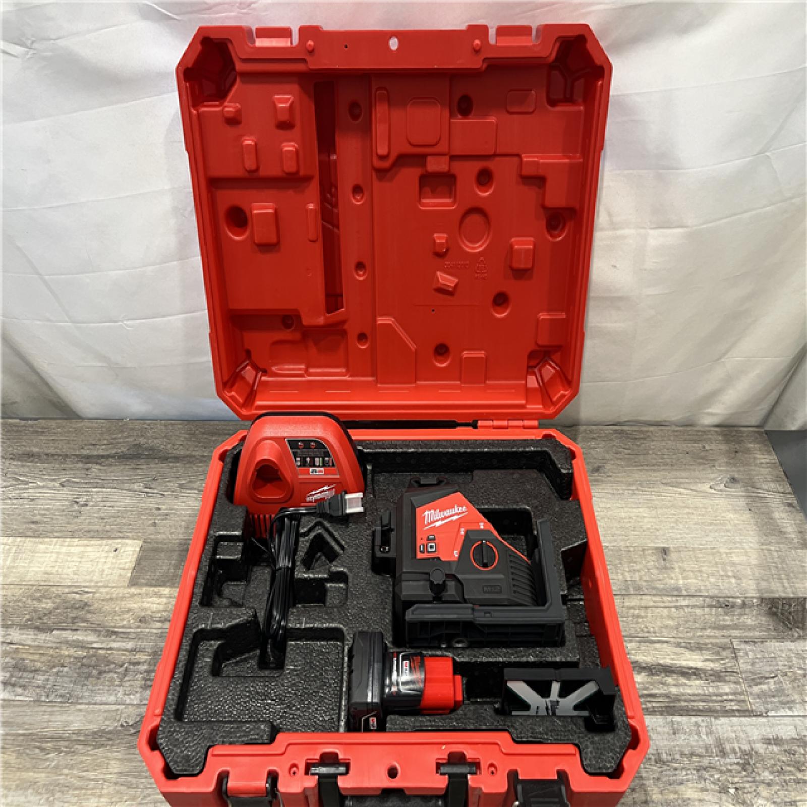 AS-IS Milwaukee 12-Volt Lithium-Ion Cordless Green 250 ft. 3-Plane Laser Level Kit