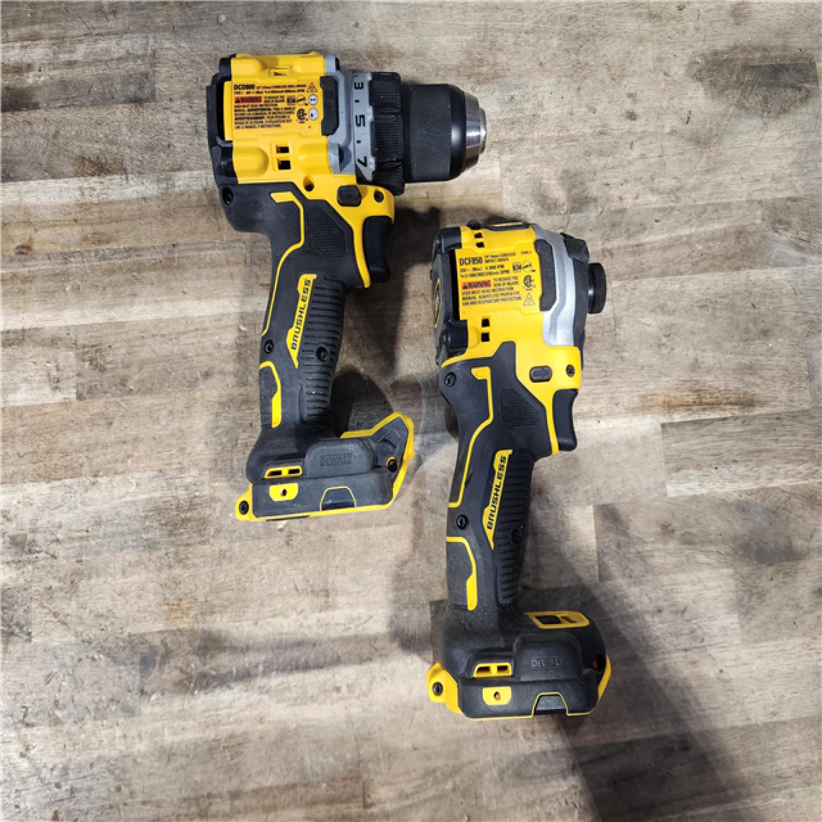 HOUSTON LOCATION - AS-IS DEWALT 2 TOOL COMBO KIT W/ (2) BATTERY & CHARGER