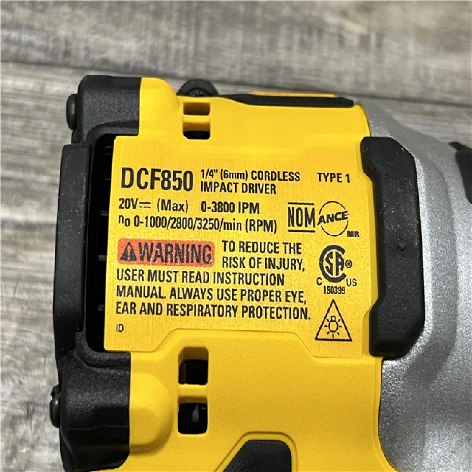 AS-IS DEWALT ATOMIC 20V MAX Lithium-Ion Cordless 1/4 in. Brushless Impact Driver Kit