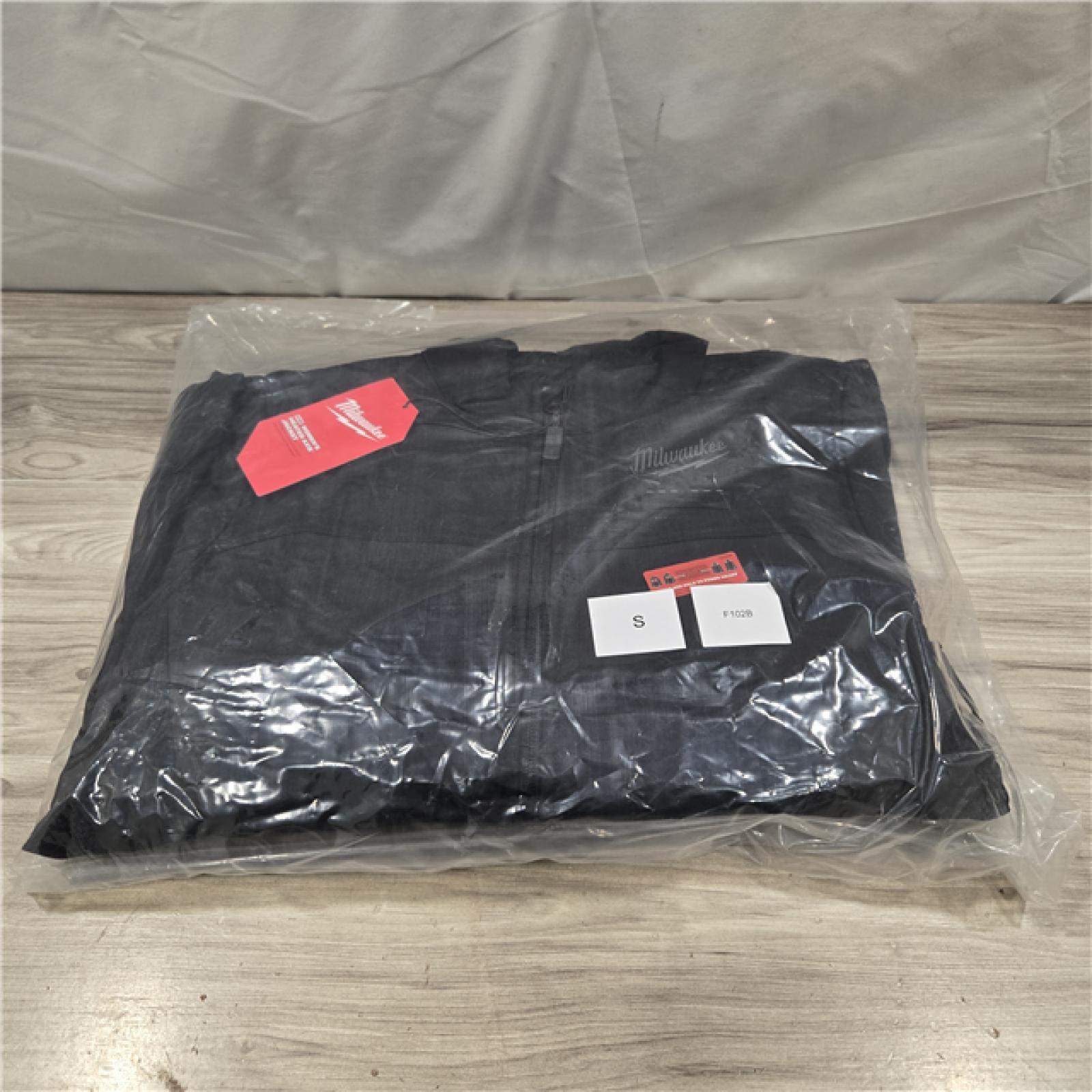 AS-IS Women's Small M12 12V Cordless AXIS Black Heated Quilted Jacket Kit