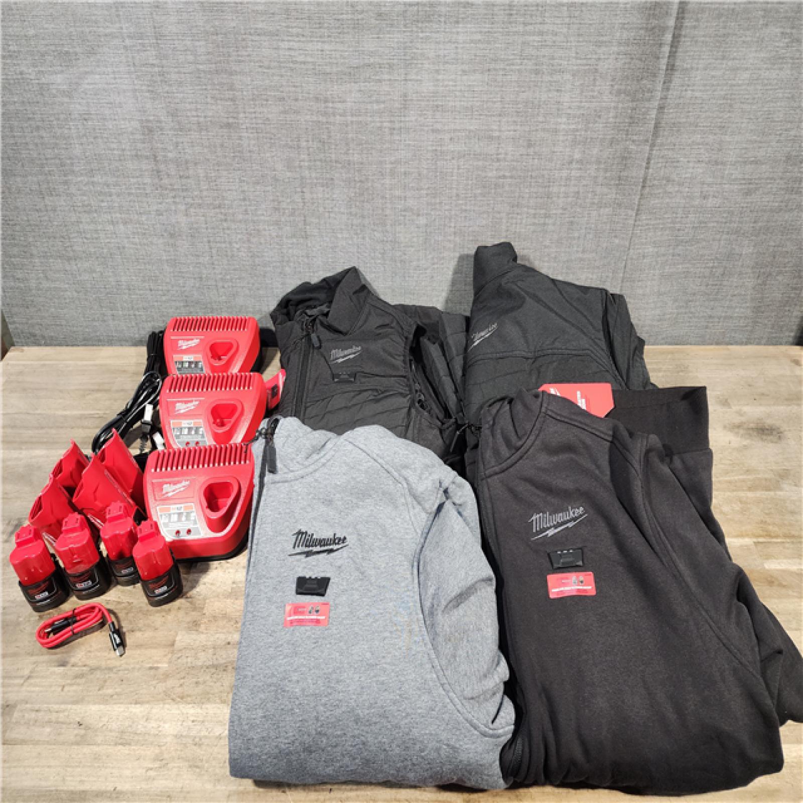 HOUSTON LOCATION - AS-IS MILWAUKEE 4 HEATED CLOTHING COMBO KIT