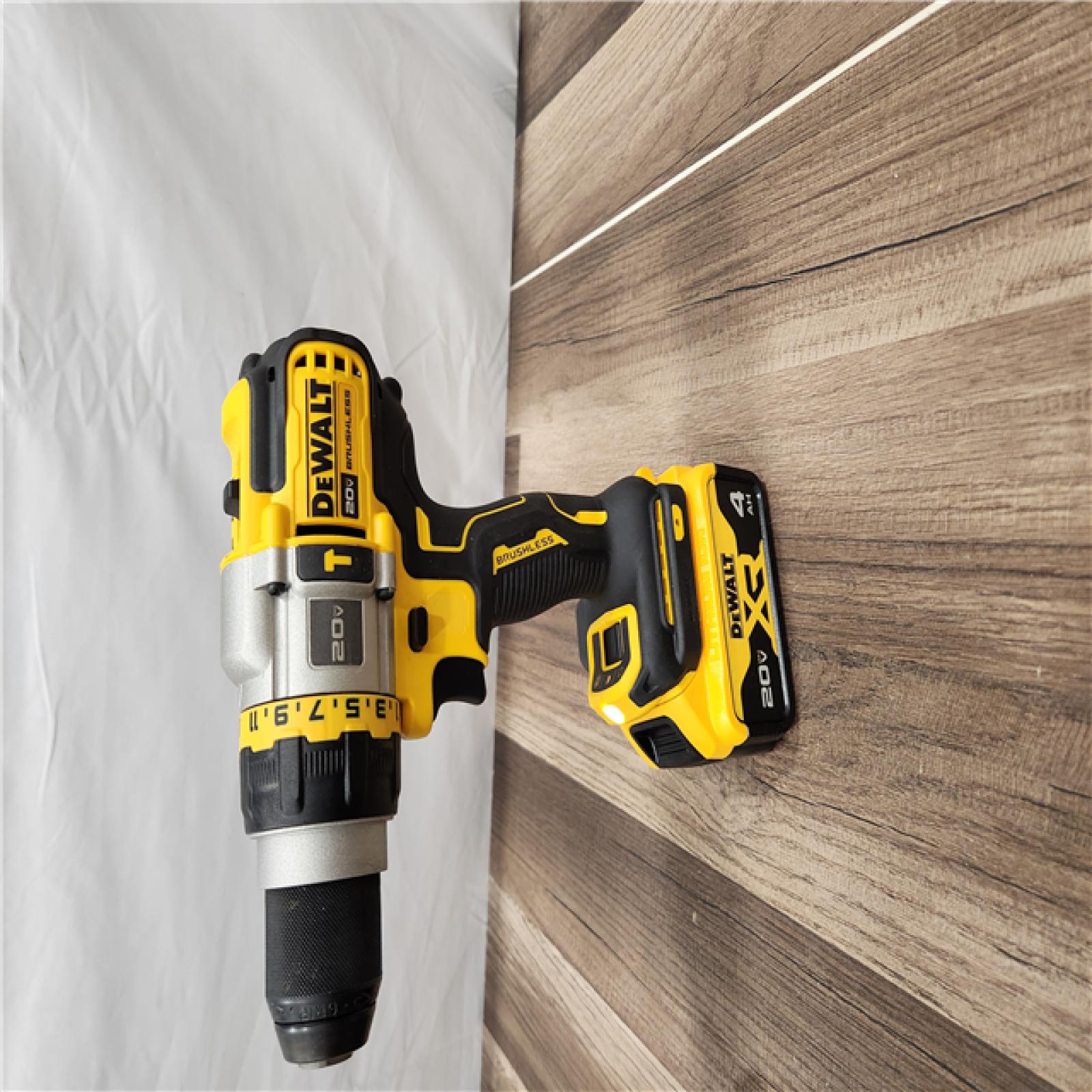 GOOD DEWALT 20V MAX Brushless Cordless 1/2 in. Hammer Drill/Driver with FLEXVOLT ADVANTAGE with 20V MAX Lithium-Ion 4.0Ah Battery