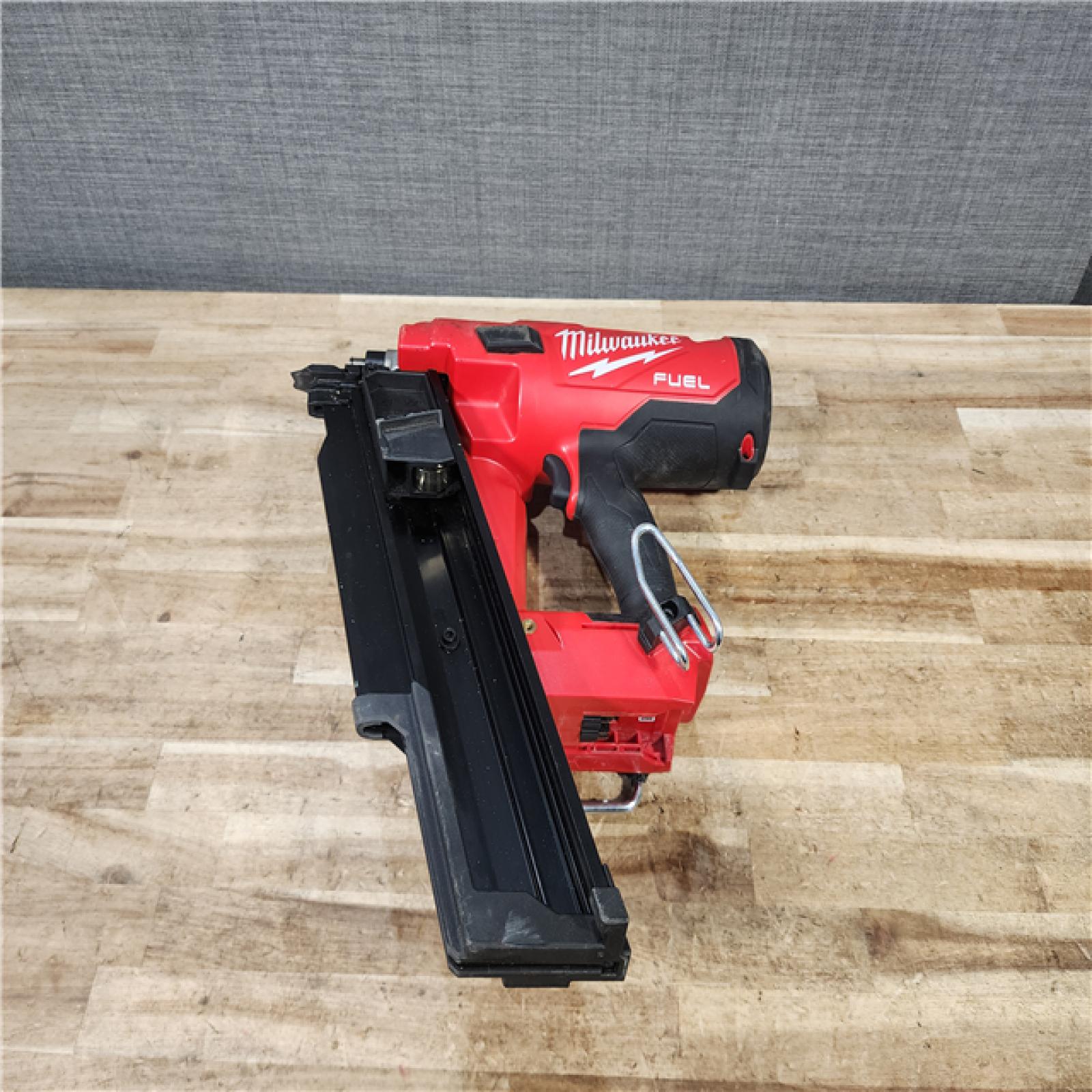 HOUSTON LOCATION - AS - IS Milwaukee FUEL 3-1/2 in. 18-Volt 21-Degree Lithium-Ion Brushless Cordless Framing Nailer (Tool-Only)