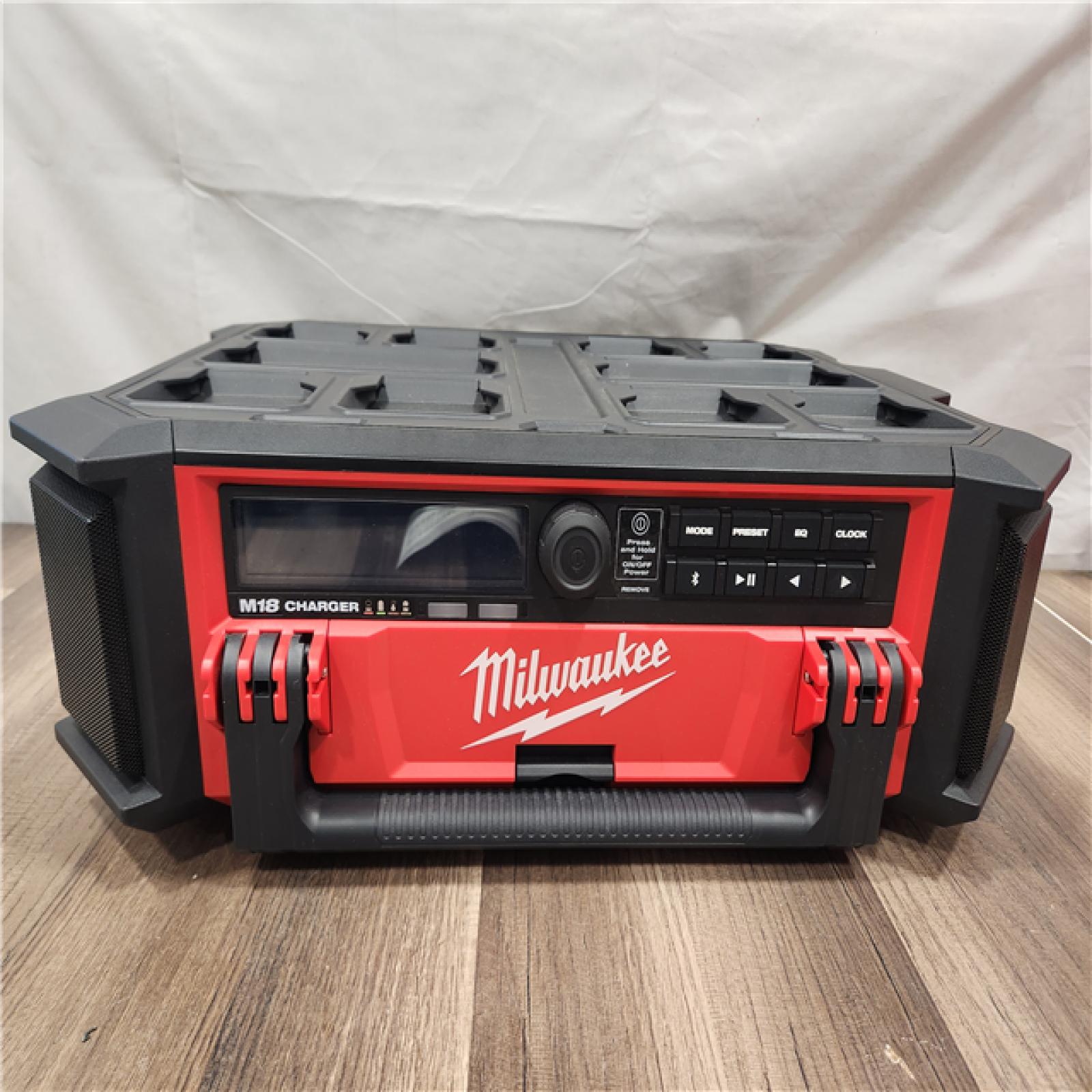 AS-IS- Milwaukee 18V M18 PACKOUT Lithium-Ion Cordless Radio + Charger (Tool Only)