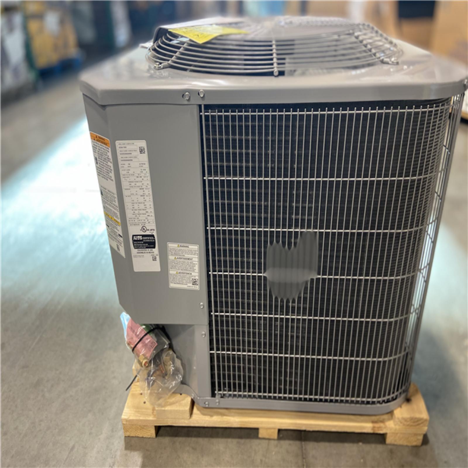 DALLAS LOCATION - Smartcomfort® by Carrier 2.5 Ton 14.3 Seer2 Heat Pump