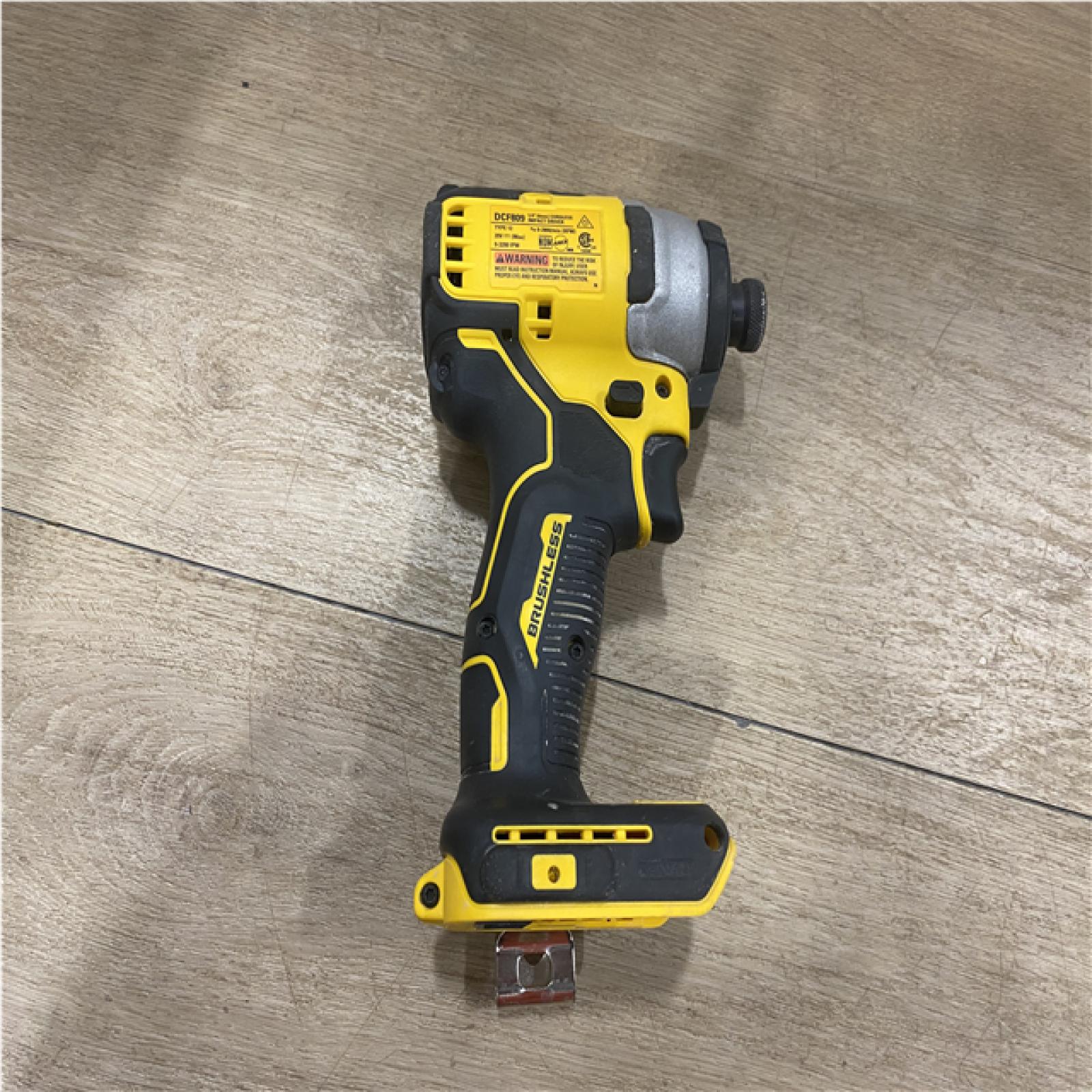 AS-IS DEWALT Atomic 20V Max Lithium-Ion Brushless Cordless Compact 1/4 in. Impact Driver Kit