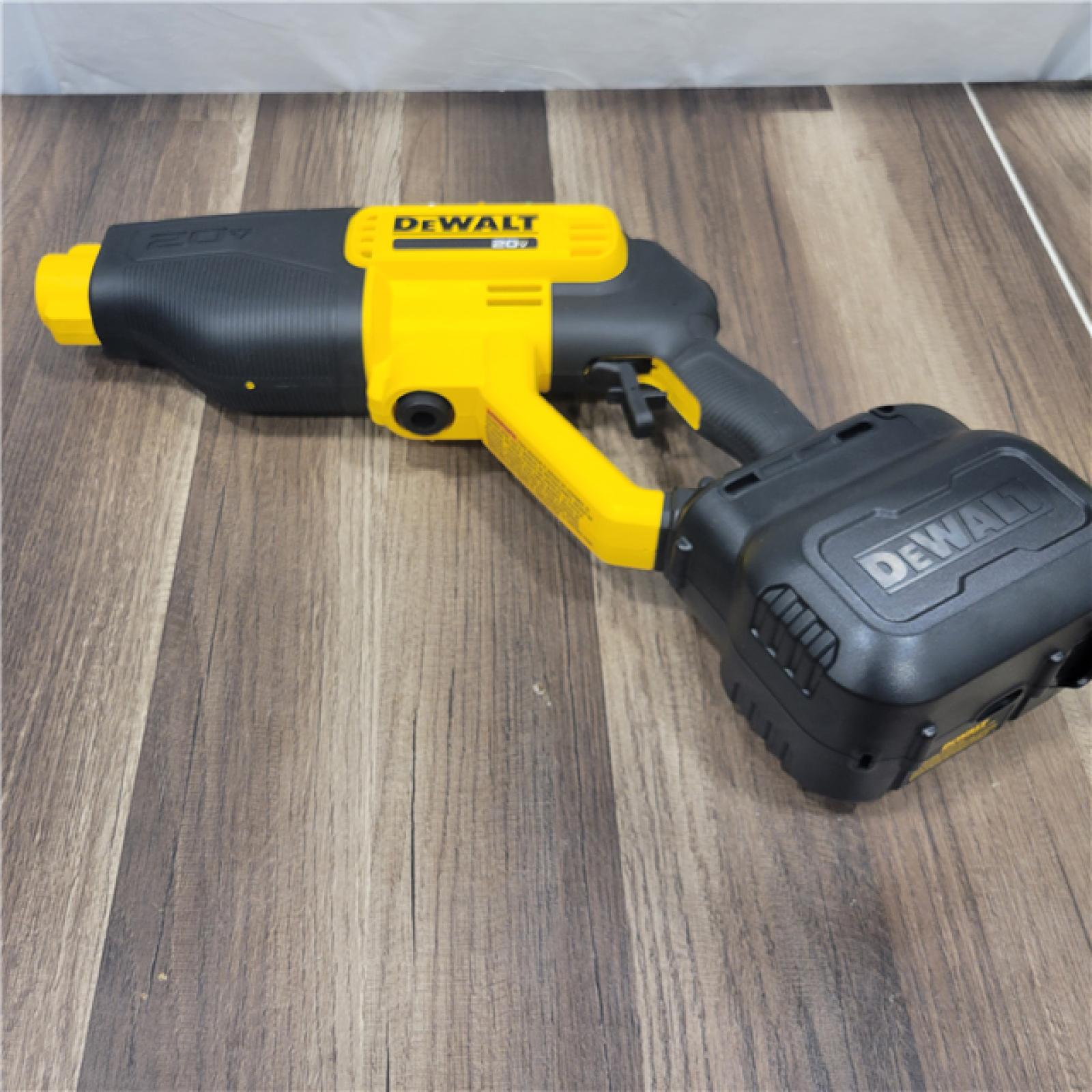 AS-IS Dewalt 20V 550 PSI  1 GPM Cordless Power Cleaner W/ 4 Nozzles Tool-Only