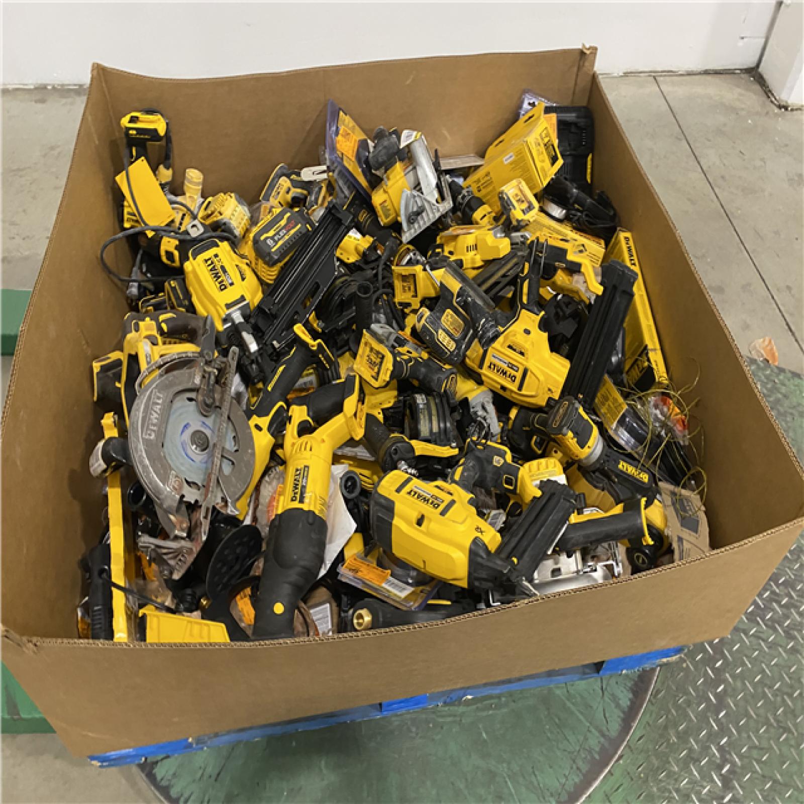 Dallas Location - As-Is DEWALT Tool Pallet