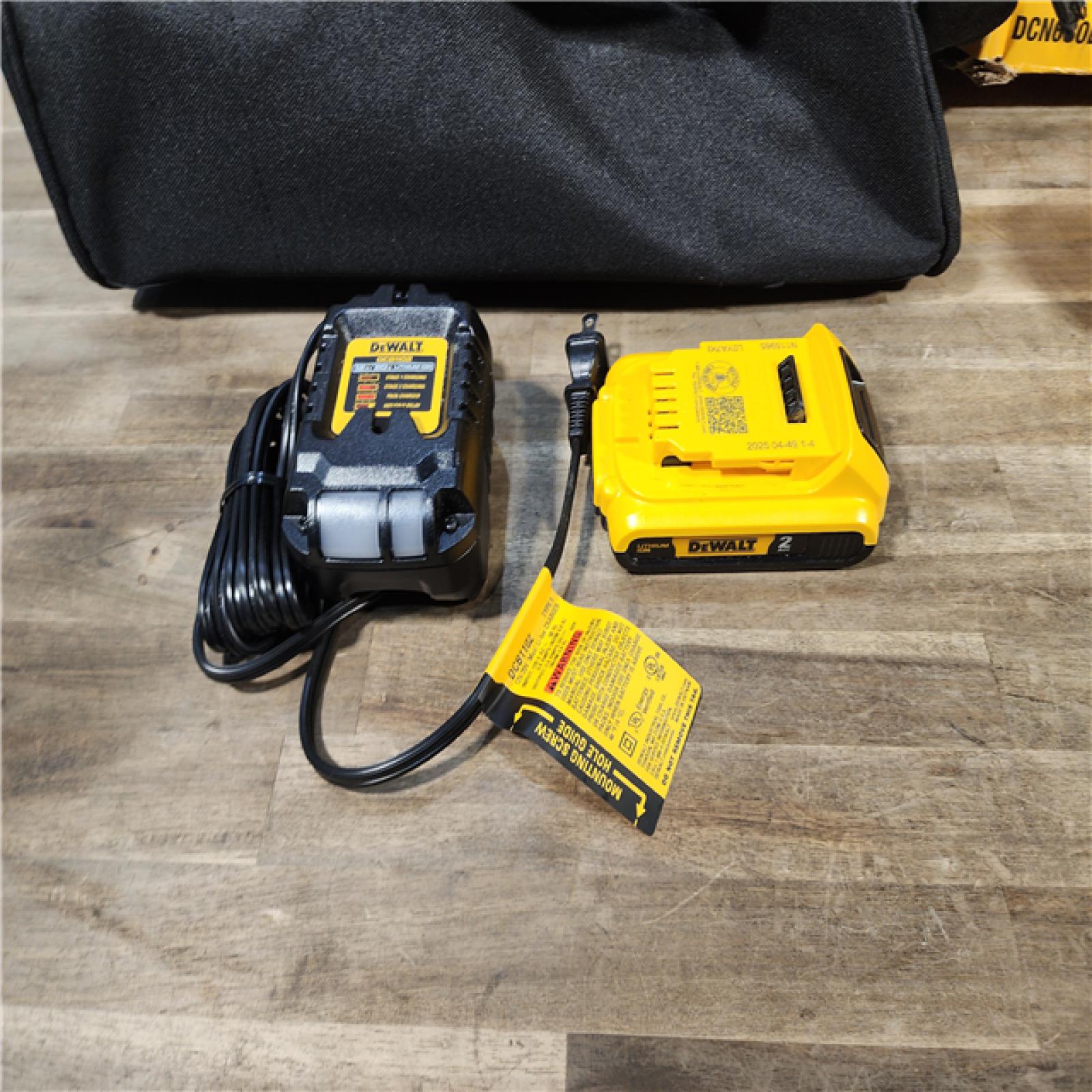 HOUSTON LOCATION - AS-IS (APPEARS LIKE NEW) DEWALT 20V MAX XR 18 Gauge Brad Nailer Kit