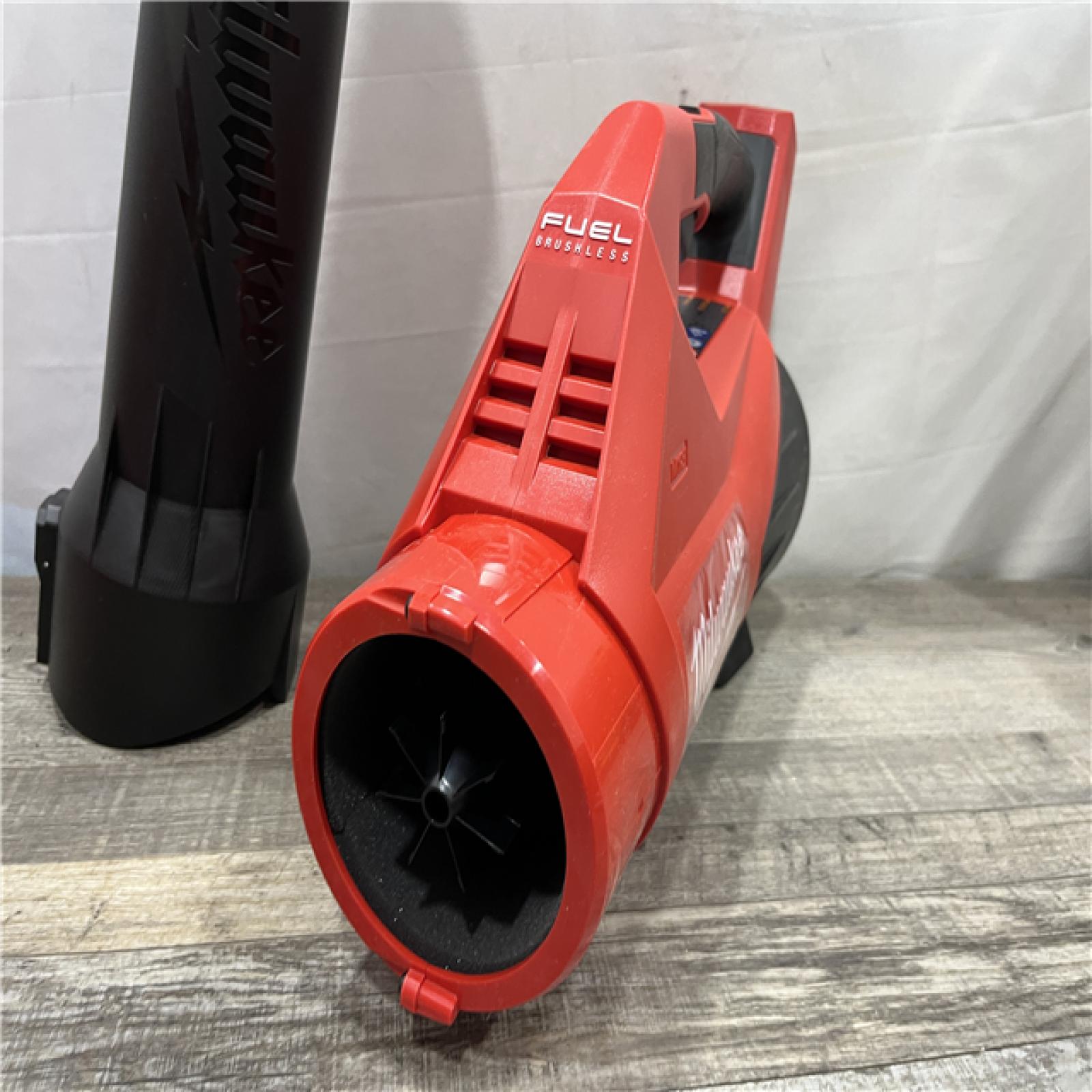 AS-IS Milwaukee FUEL 120 MPH 500 CFM 18V Brushless Cordless Battery Powered Leaf Blower Kit