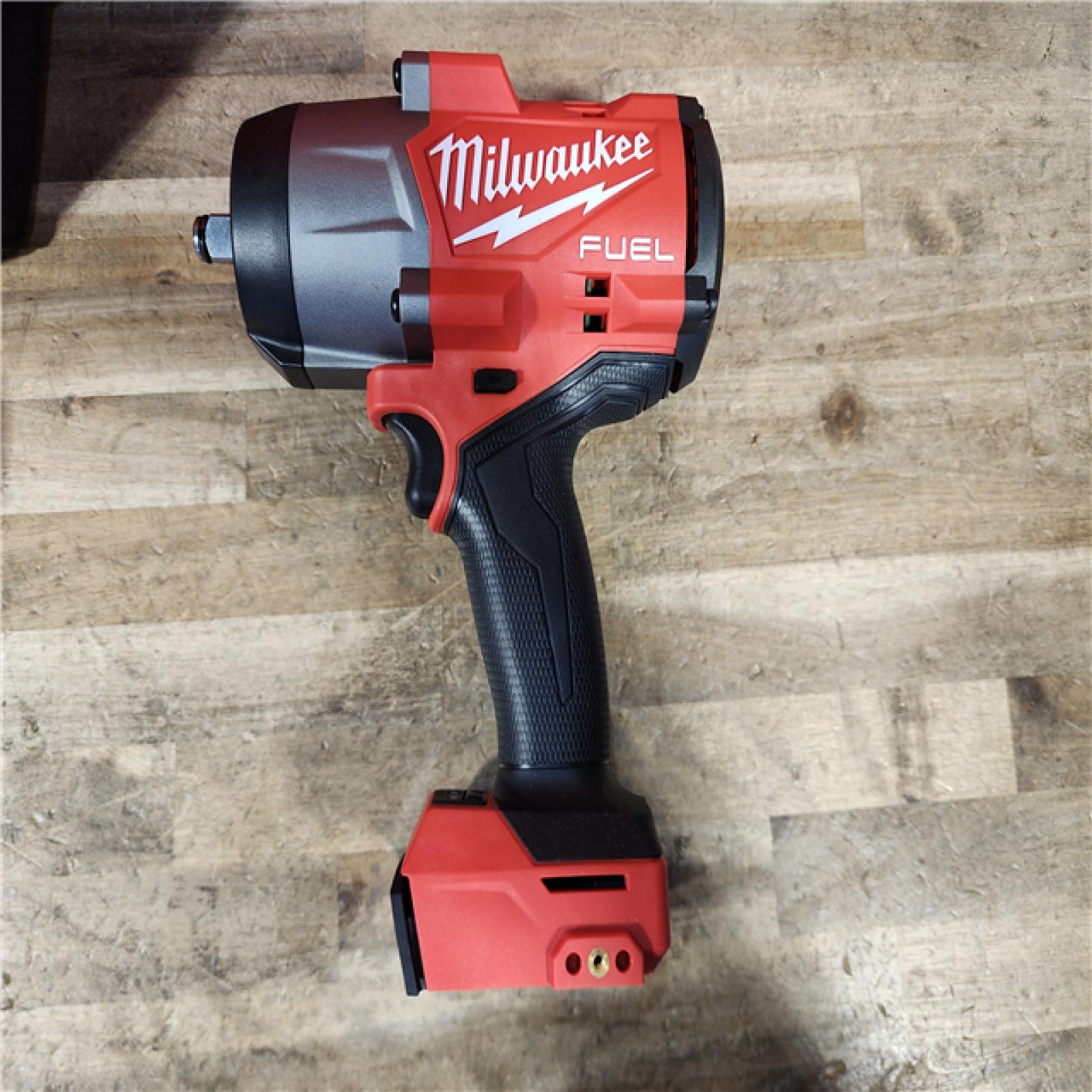 HOUSTON LOCATION - AS-IS Milwaukee FUEL 18V Lithium-Ion Brushless Cordless 1/2 in. Impact Wrench w/Friction Ring Kit