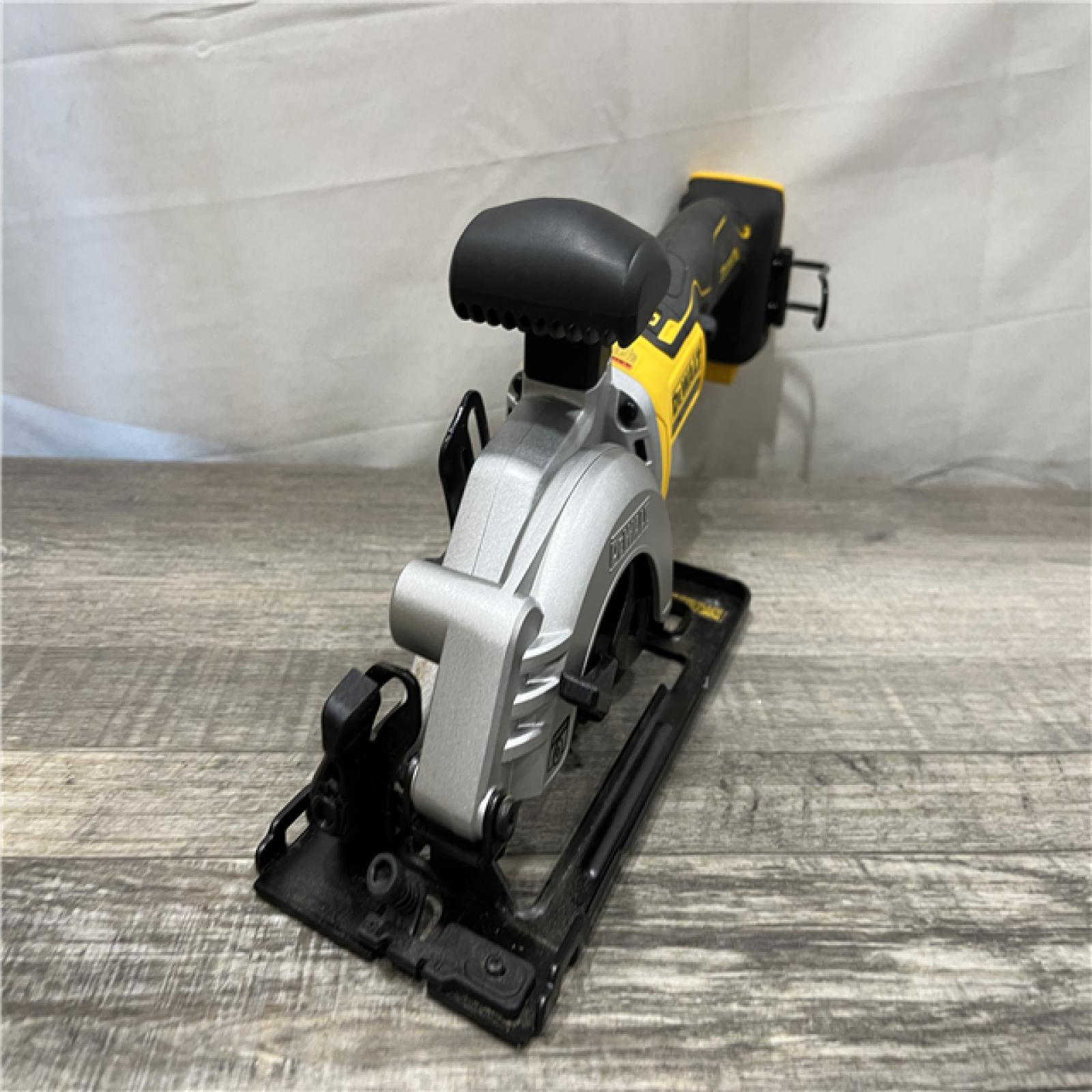 AS-IS DEWALT ATOMIC 20V MAX Cordless Brushless 4-1/2 in. Circular Saw (Tool Only)
