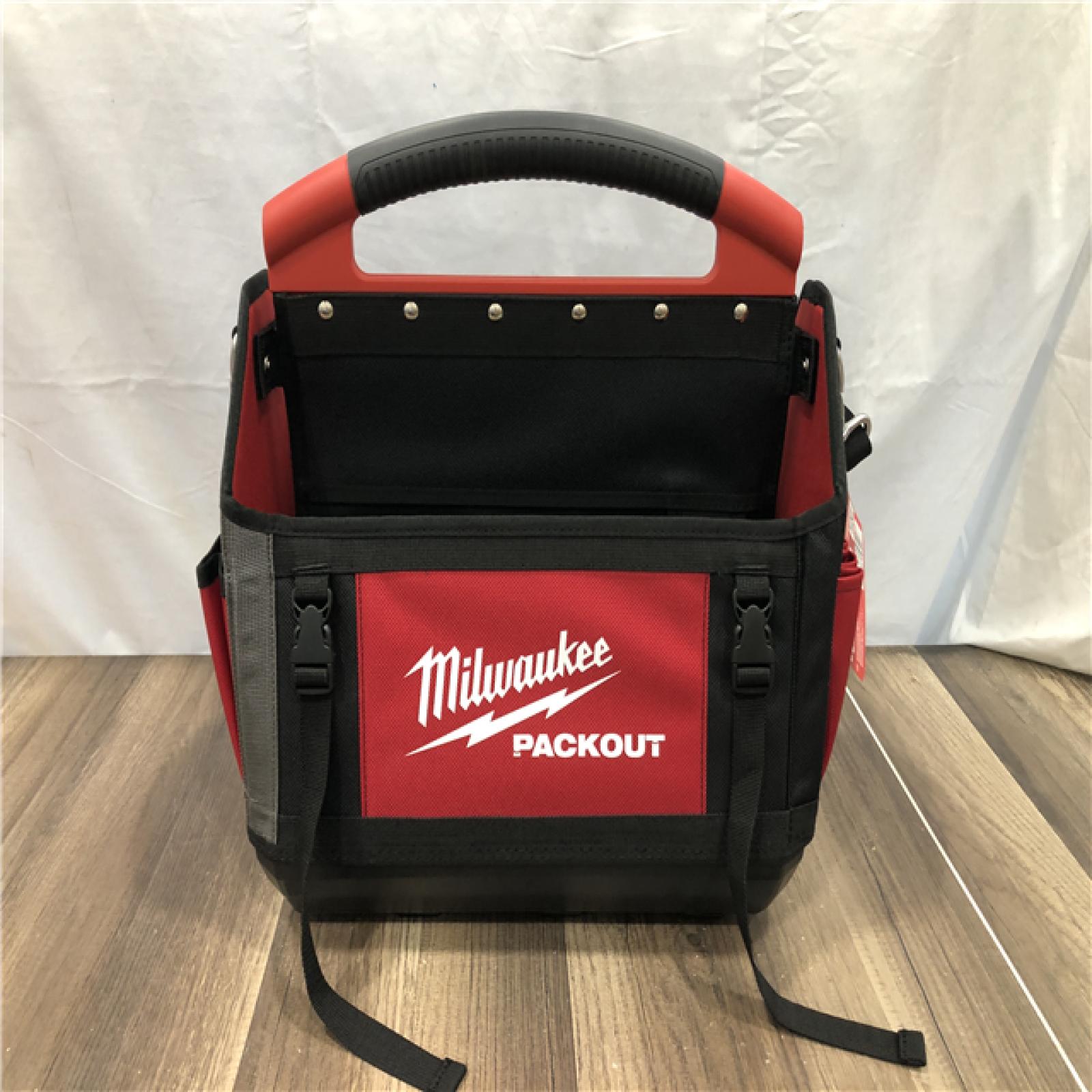 NEW- Milwaukee 15 in. PACKOUT Tote