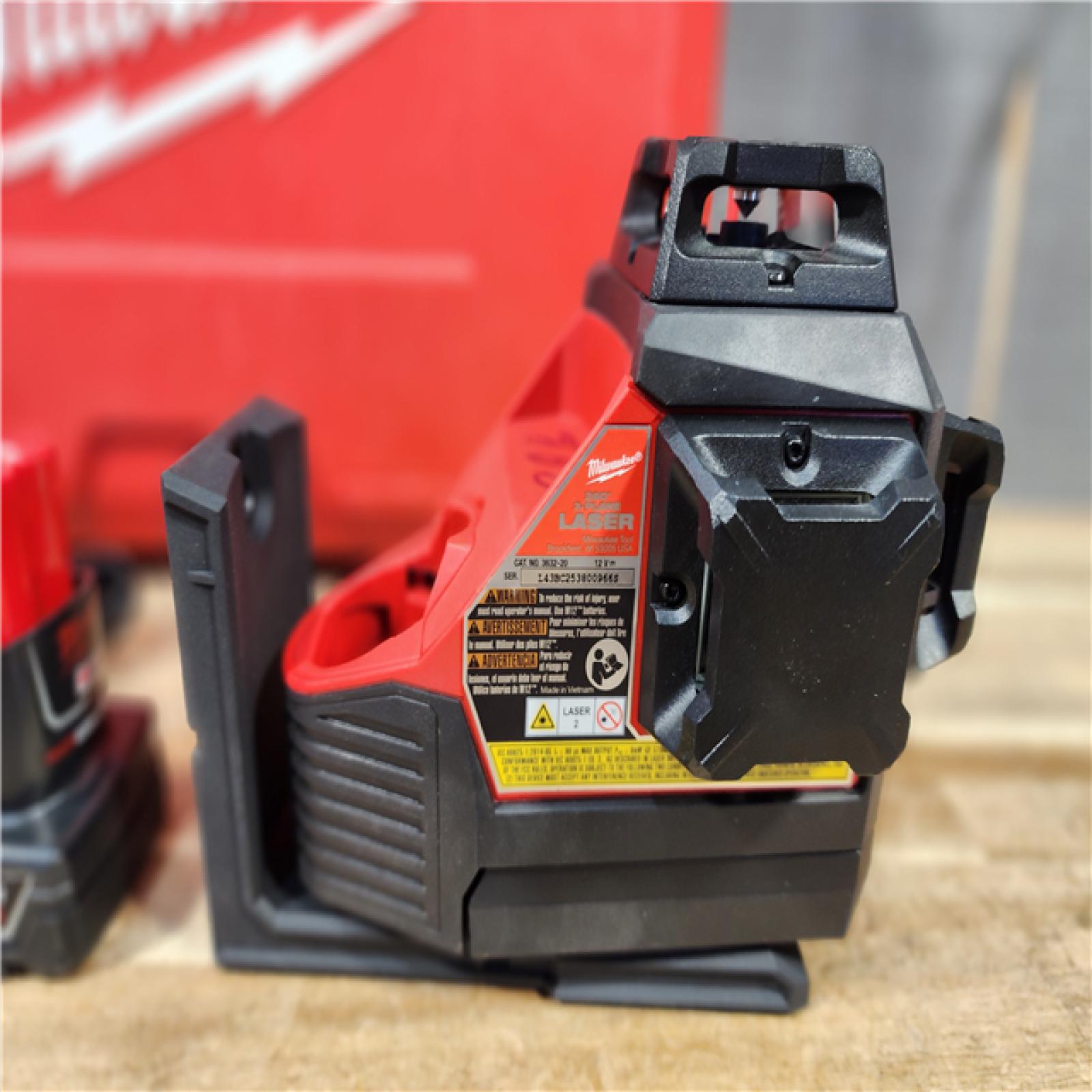 HOUSTON LOCATION - AS - IS Milwaukee 12-Volt Lithium-Ion Cordless Green 250 ft. 3-Plane Laser Level Kit