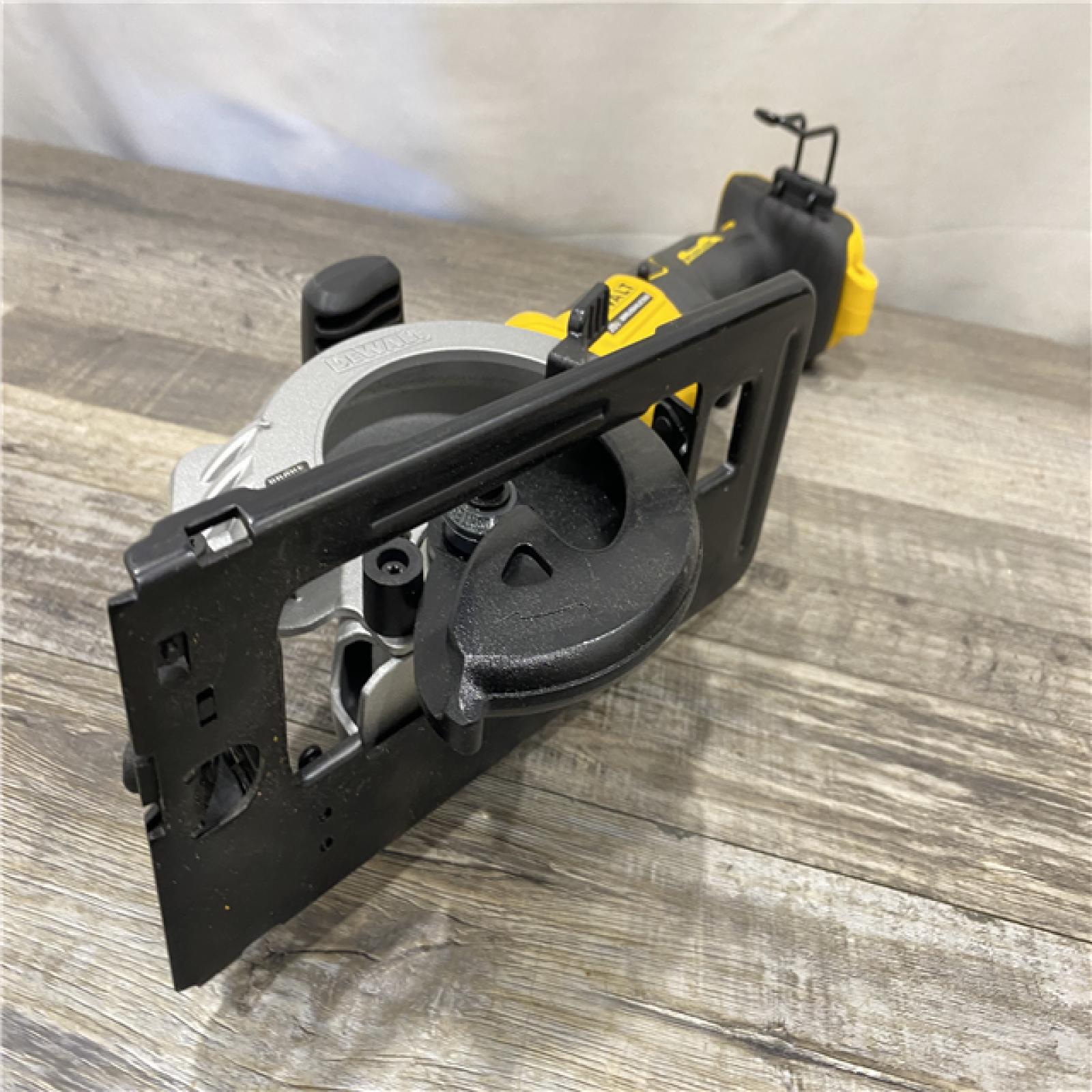 AS-IS DEWALT ATOMIC 20V MAX Cordless Brushless 4-1/2 in. Circular Saw (Tool Only)