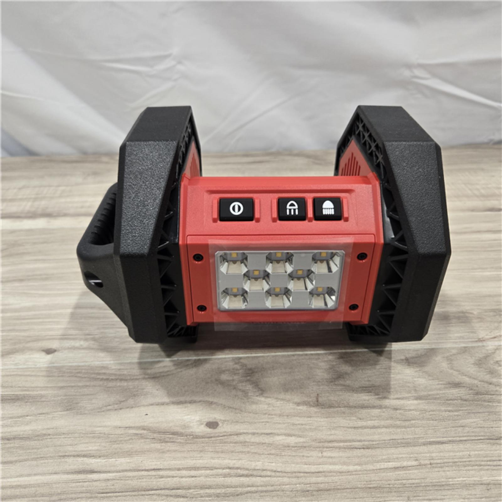 LIKE NEW! - Milwaukee Cordless 1500 Lumens LED Flood Light (Tool-Only)