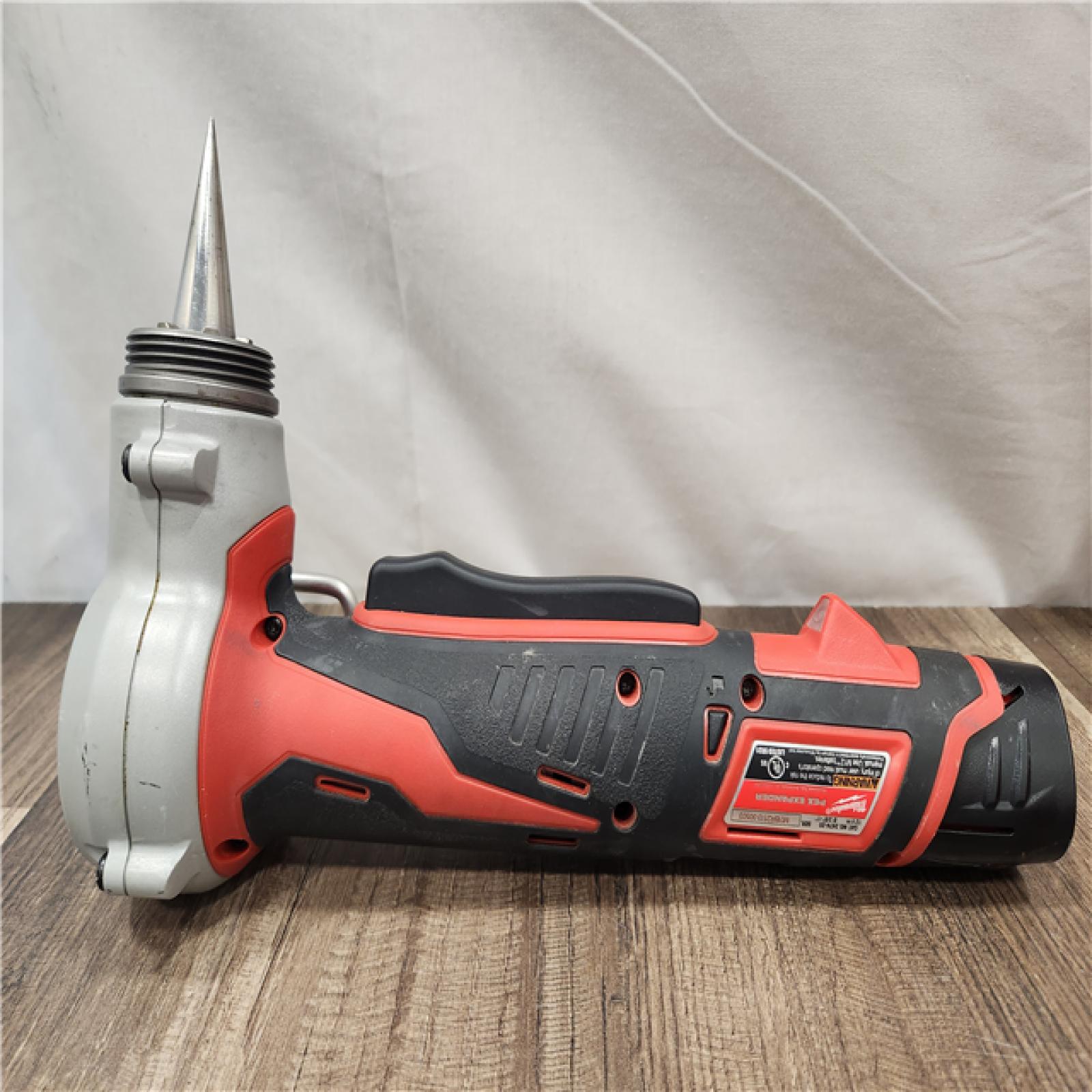 AS-IS- Milwaukee M12 12-Volt Lithium-Ion Cordless PEX Expansion Tool Kit with (2) 1.5 Ah Batteries  (3) Expansion Heads and Hard Case