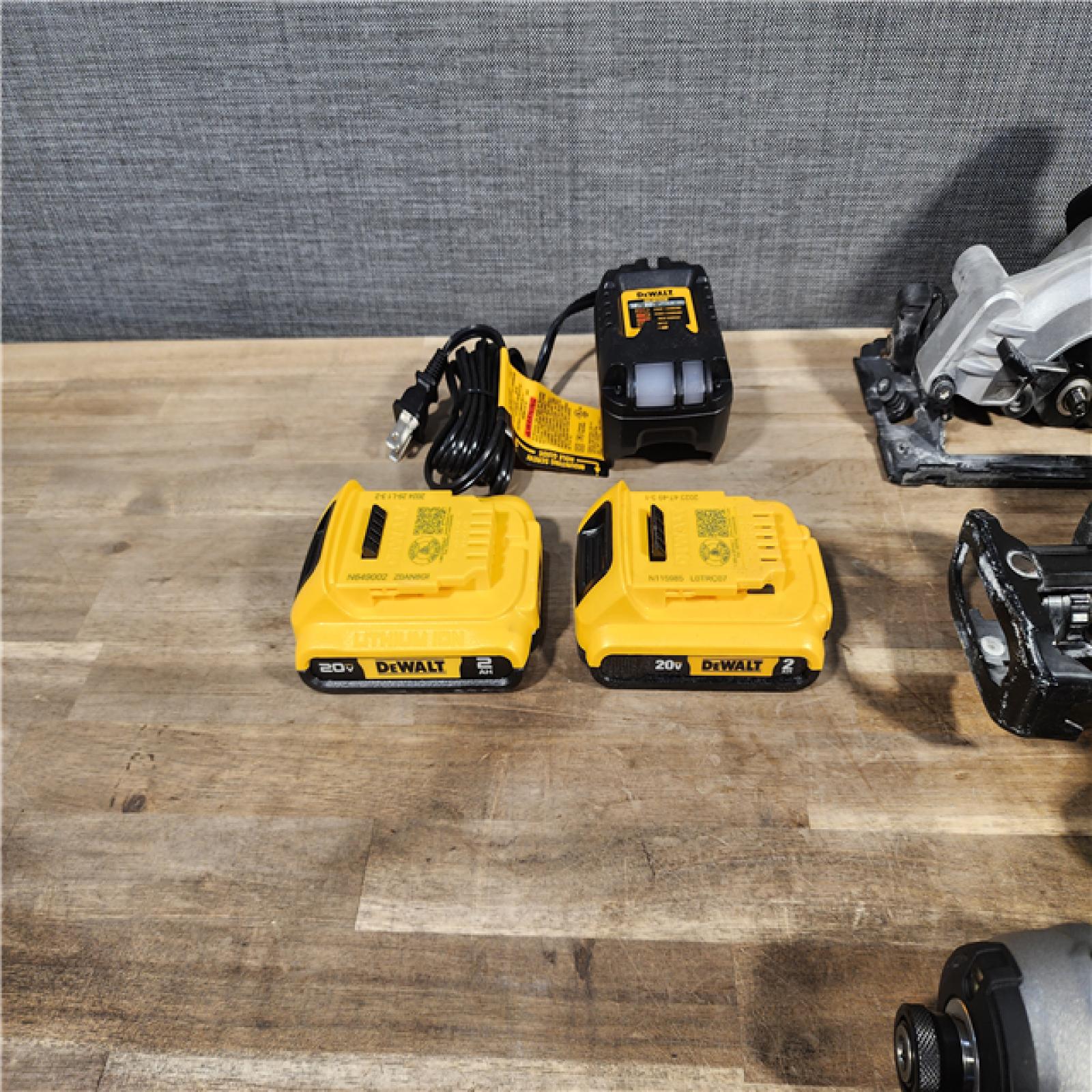 HOUSTON LOCATION - AS-IS DEWALT 4 TOOL COMBO KIT W/ (2) BATTERY & CHARGER