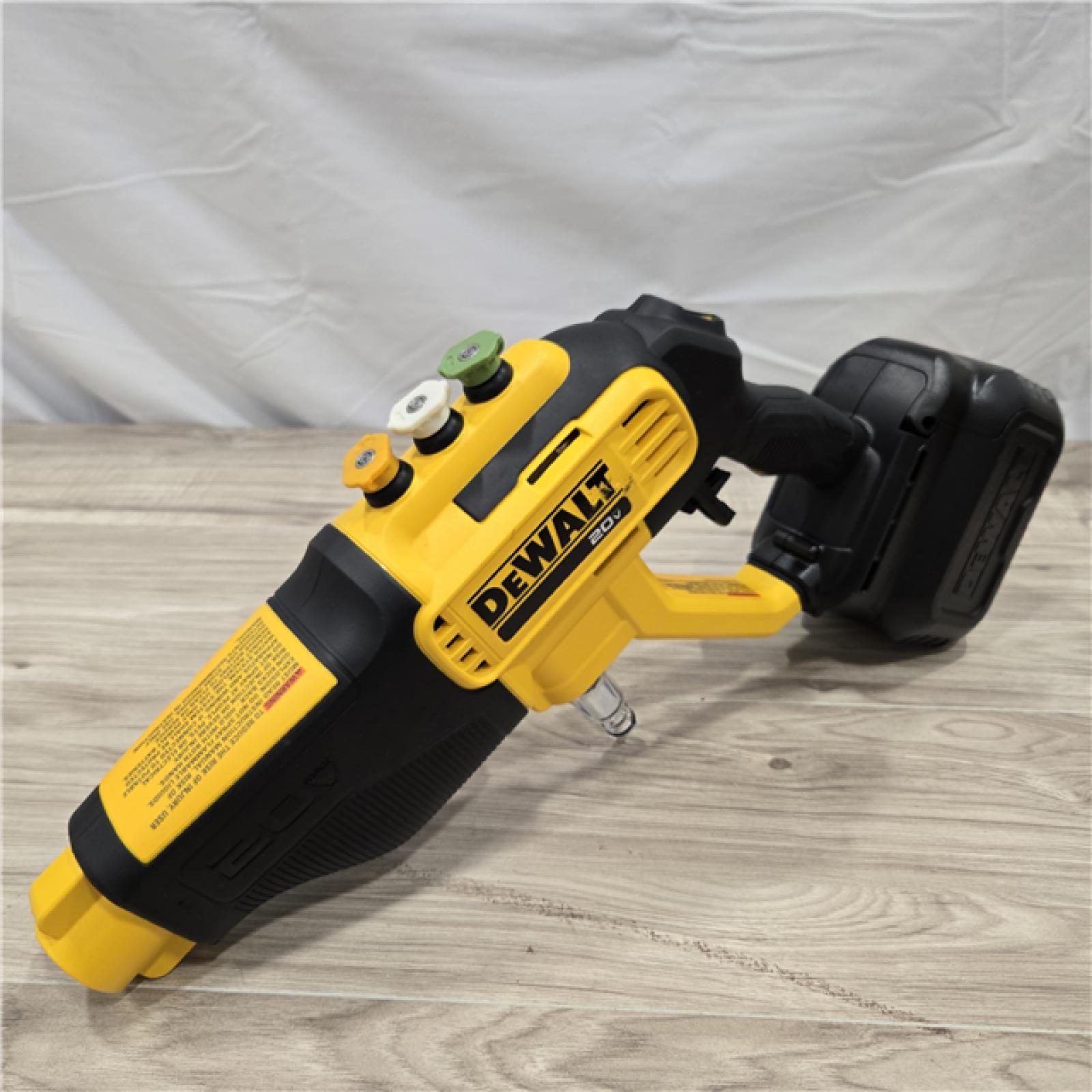 GOOD! - Dewalt 20V 550 PSI Cordless Power Cleaner Kit