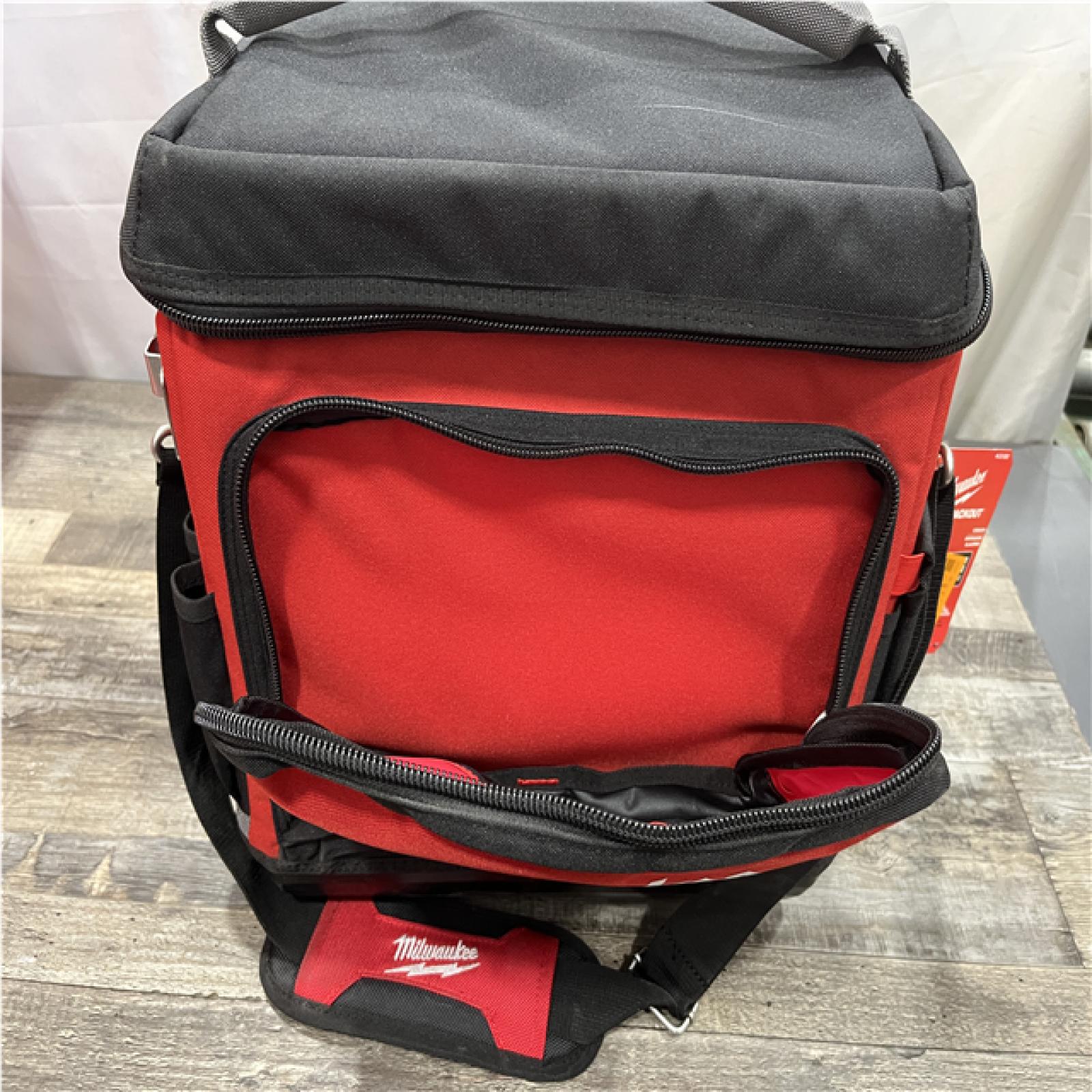 NEW - Milwaukee 15.75 in. PACKOUT Cooler Bag