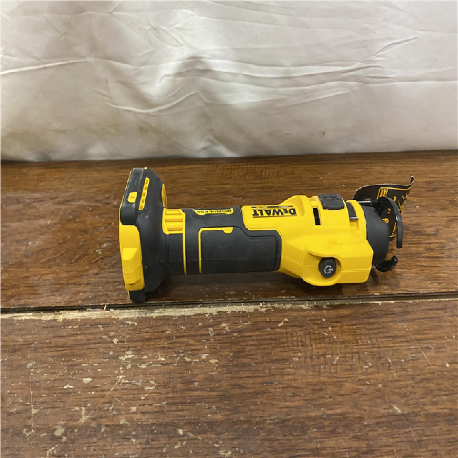 AS-IS DEWALT 20V MAX Cordless Cut Out Tool