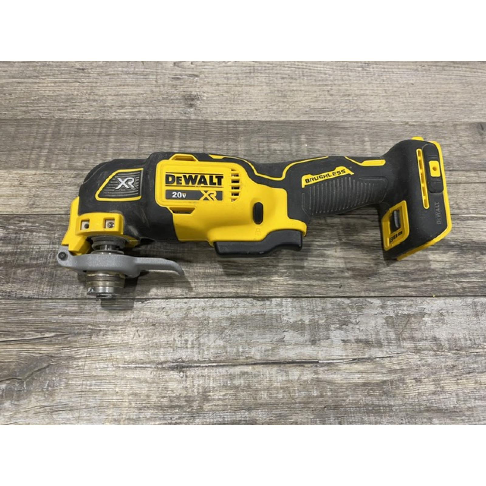 AS-IS DEWALT 20V MAX XR Cordless Brushless 3-Speed Oscillating Multi Tool Kit