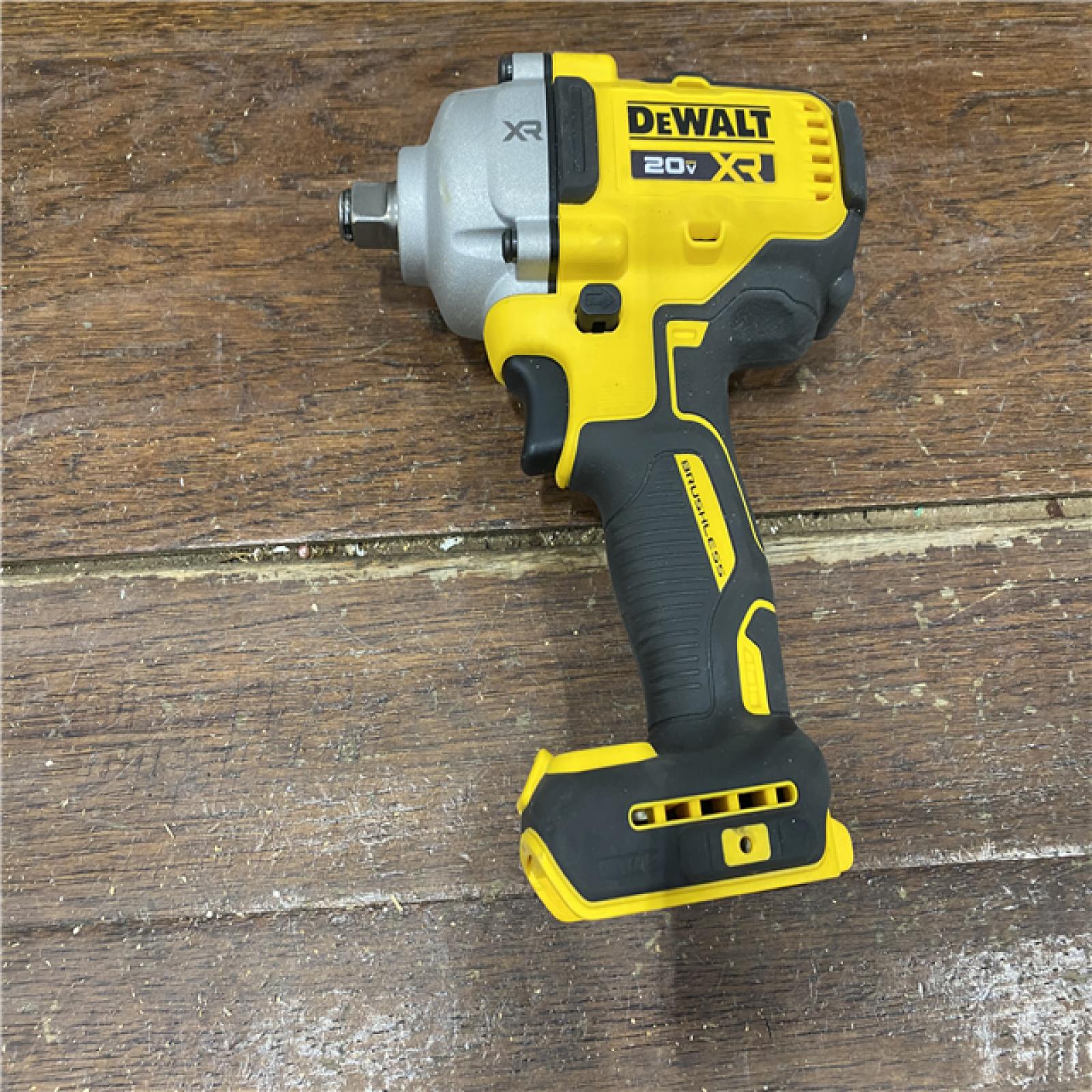 AS-IS Dewalt 20v Max 1/2  Mid-range Impact Wrench  Hog Ring  Tool Only (dcf891b)