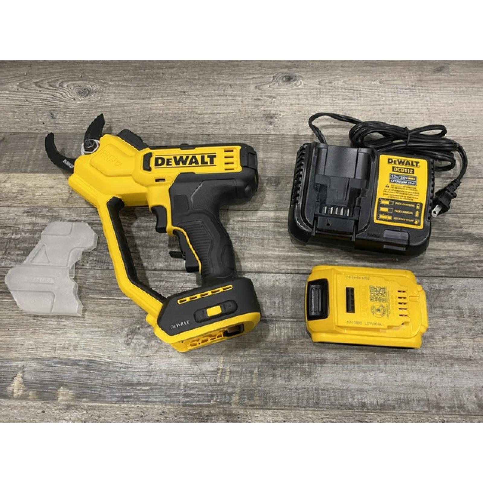 AS-IS DEWALT 20V MAX Cordless Battery Powered Pruner Kit