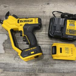 AS-IS DEWALT 20V MAX Cordless Battery Powered Pruner Kit