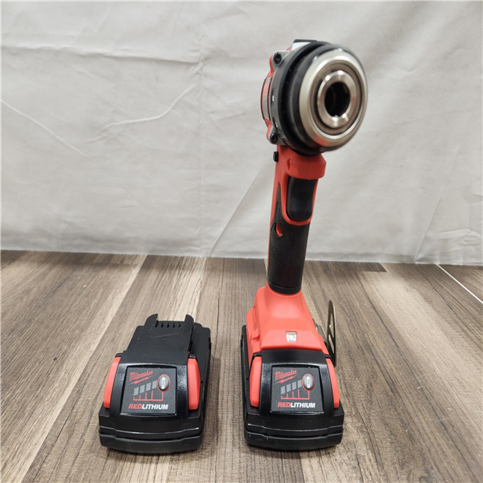 AS-IS- Milwaukee M18 18V Drill/Driver Kit