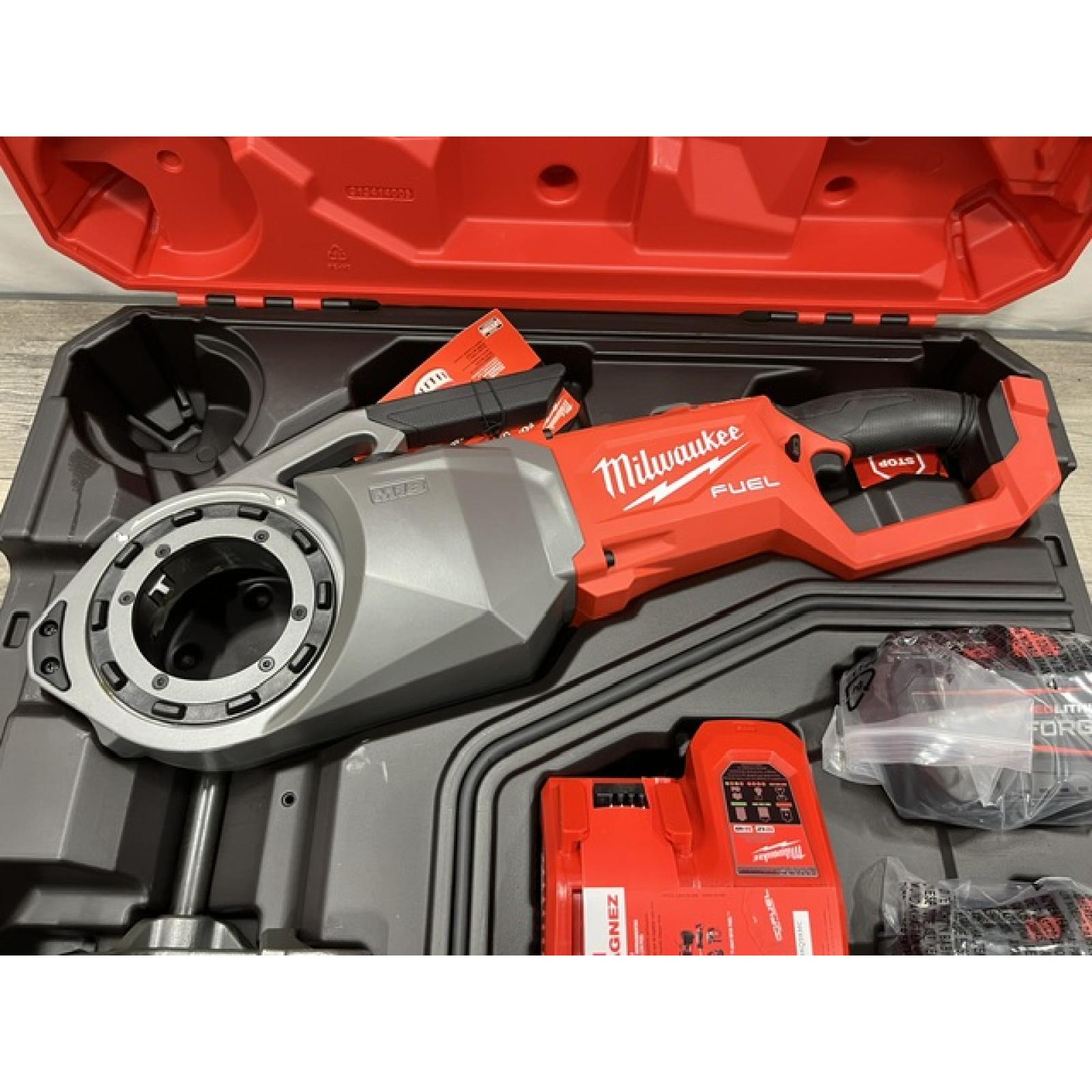 NEW - Milwaukee 18 Fuel One-Key Cordless Brushless Pipe Threader Kit