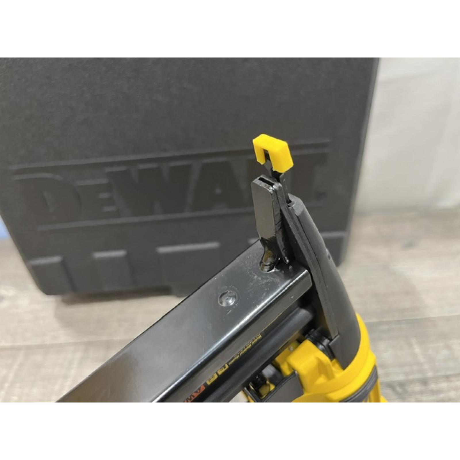 NEW - DEWALT Pneumatic 18-Gauge 1/4 in. Crown Corded Stapler