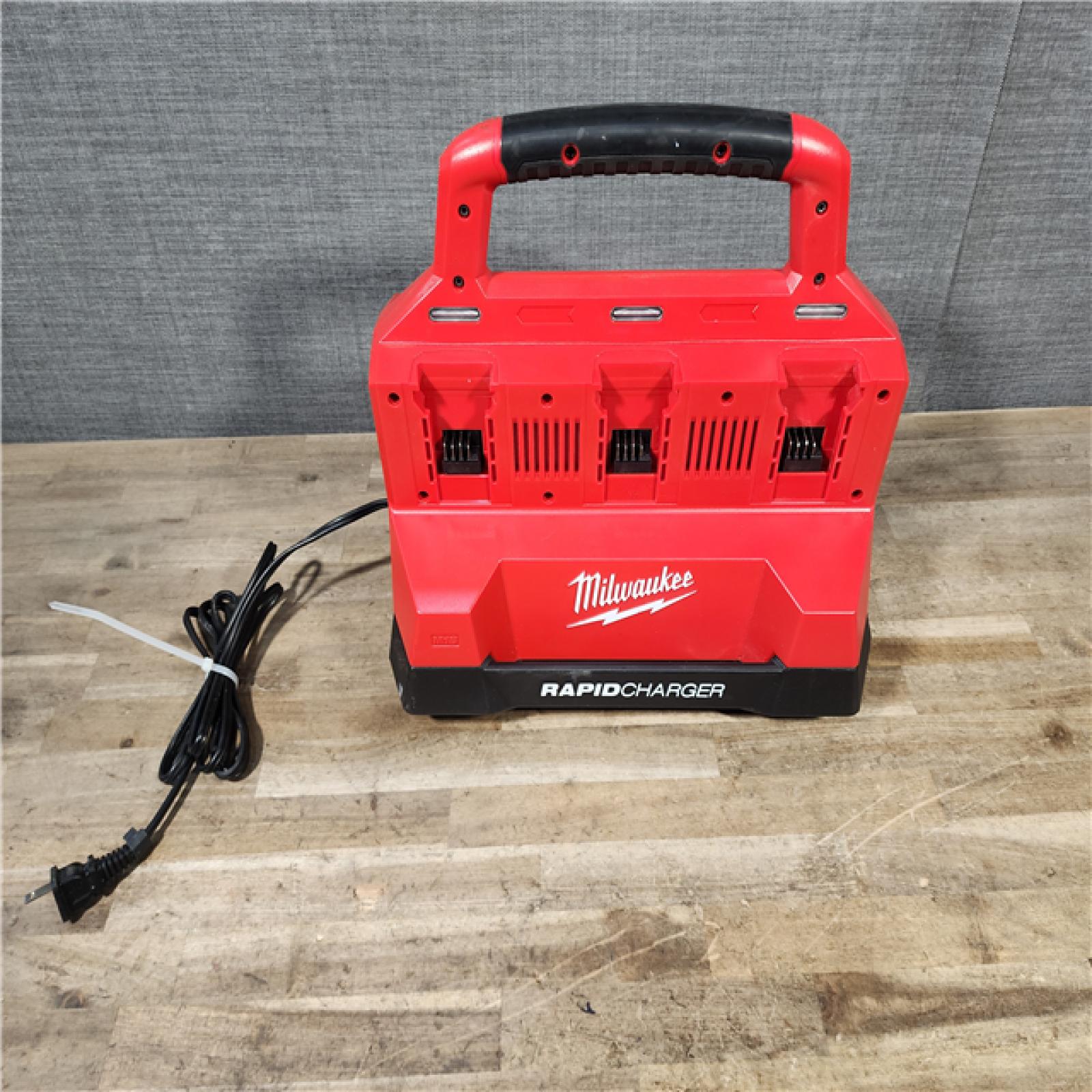 HOUSTON LOCATION - AS-IS Milwaukee M18 Packout Six Bay Rapid Charger