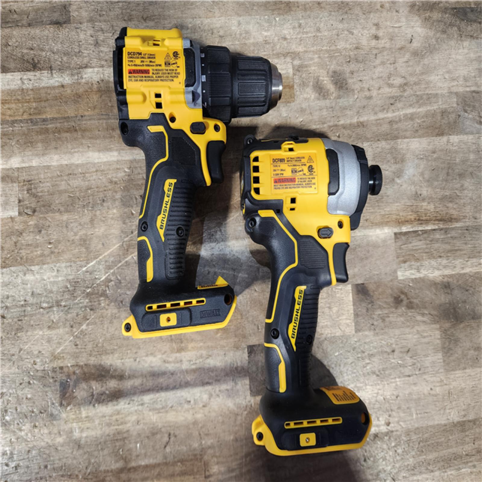 HOUSTON LOCATION - AS-IS DEWALT 2 TOOL COMBO KIT W/ (2) BATTERY & CHARGER