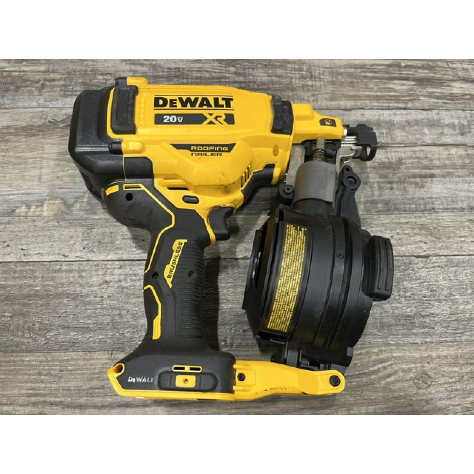 AS-IS DEWALT 20V MAX Lithium-Ion 15-Degree Electric Cordless Roofing Nailer Kit