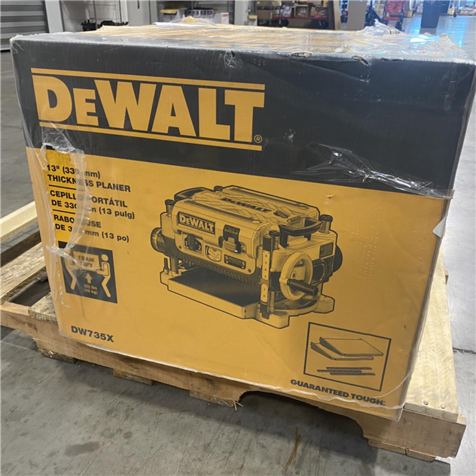 Dallas Location - NEW- DEWALT 13 2 Speed 3-Knife Thickness Planer